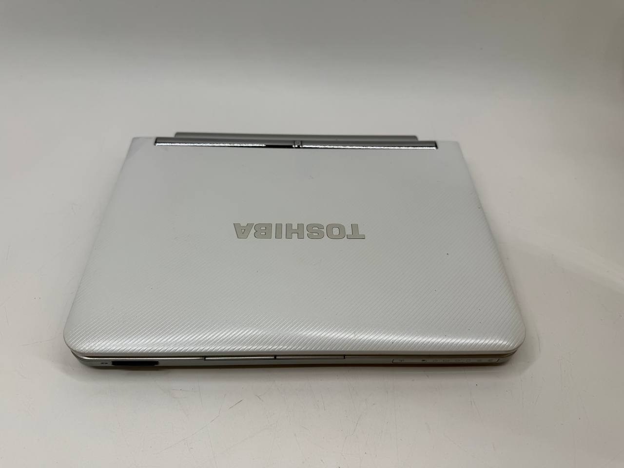 Toshiba NB205 Netbook 10.1″ Intel Atom N280 1.66GHz Windows 7 Starter Working
