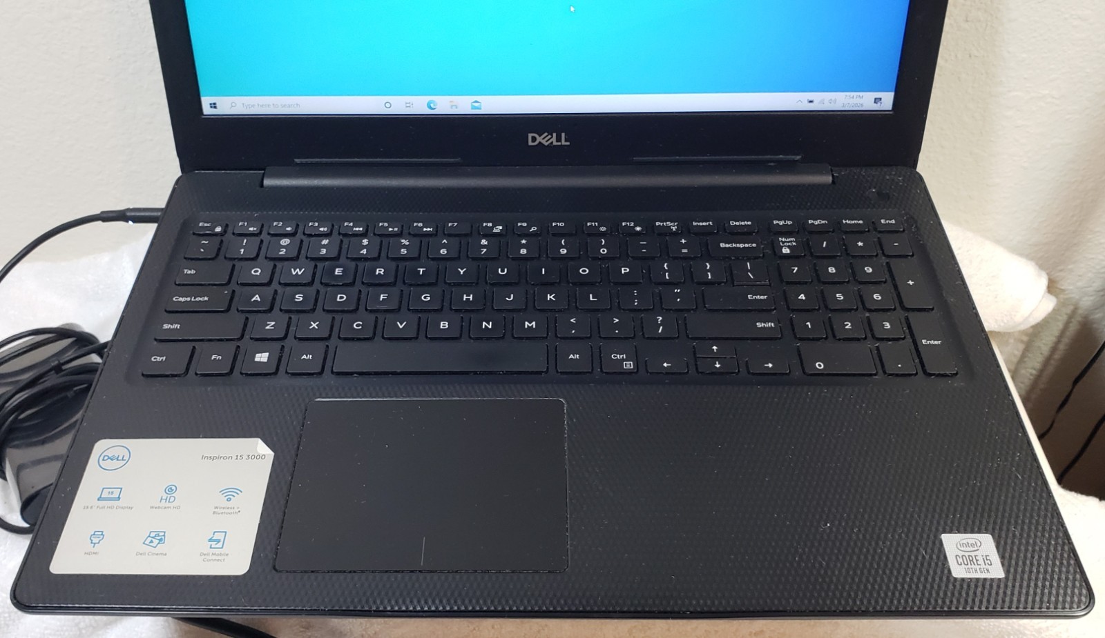 Dell Inspiron 15 3000 Series – i5-1035G1, 8Gigs, 256 SSD