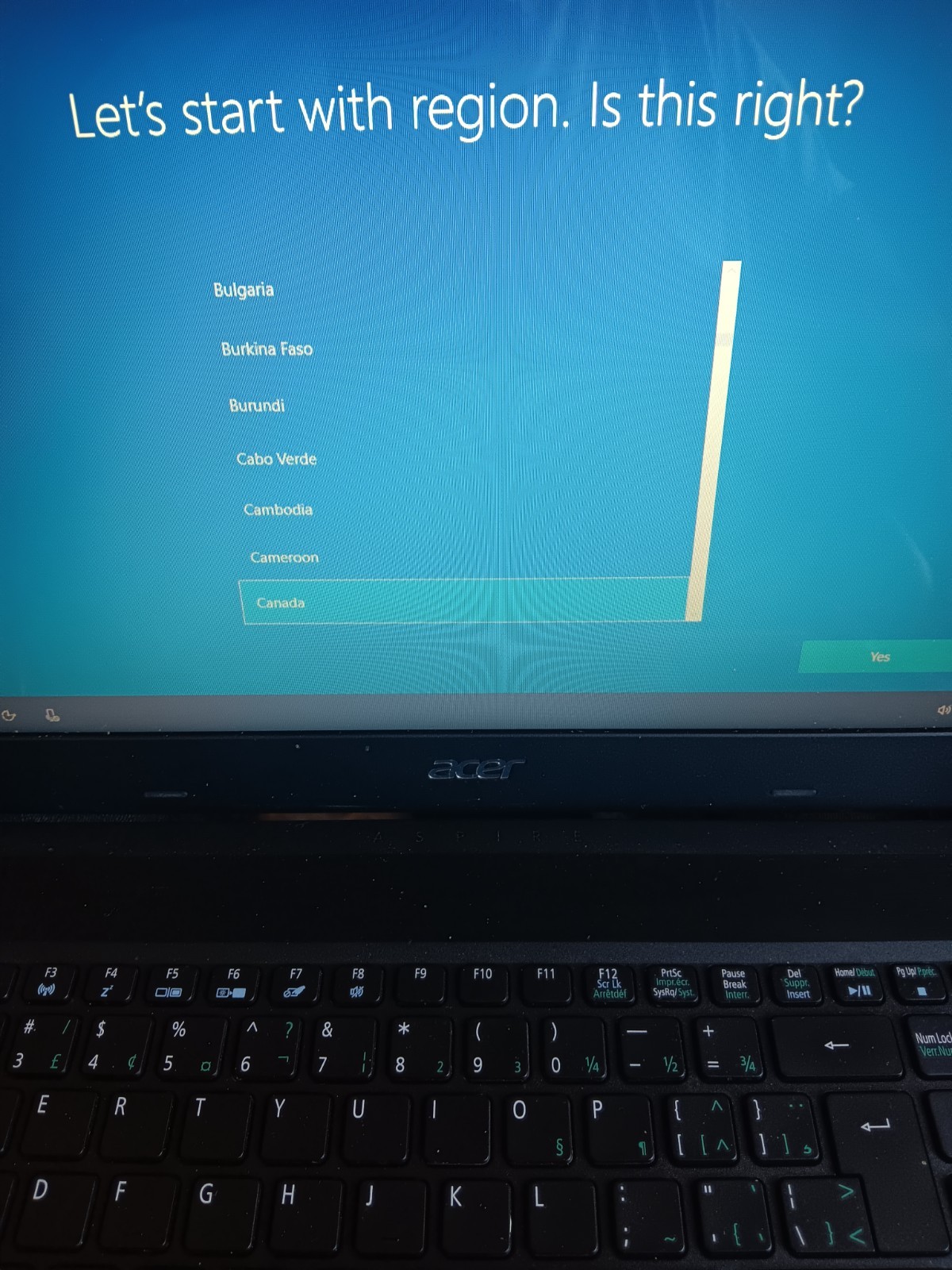 Acer Aspire E5-576 17″ Laptop AMD A4 4GB RAM 1TB HDD