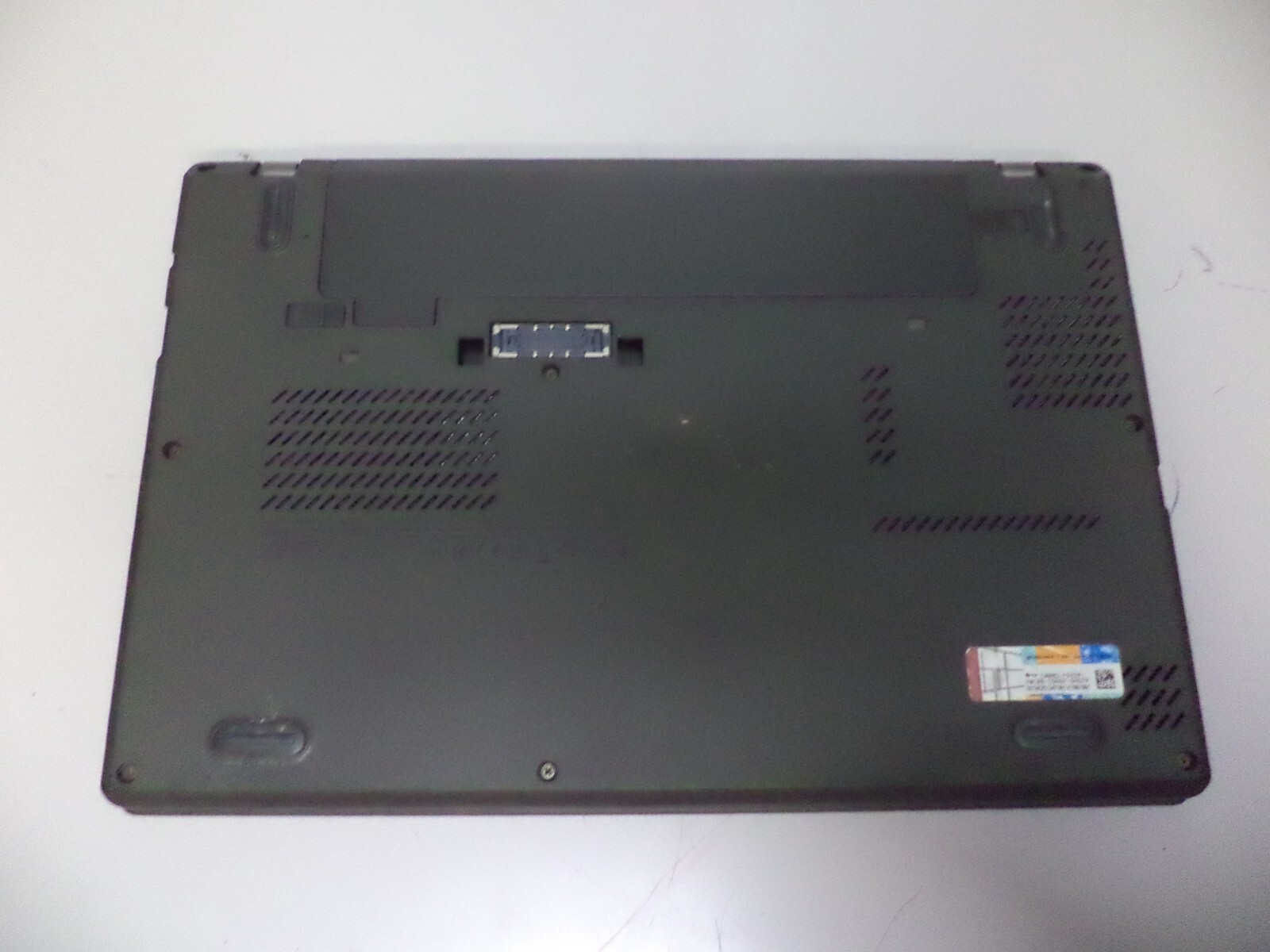 Lenovo ThinkPad X240 12.5″ i7-4600U 2.1GHz 8GB/320GB Webcam Laptop [No OS/AC]