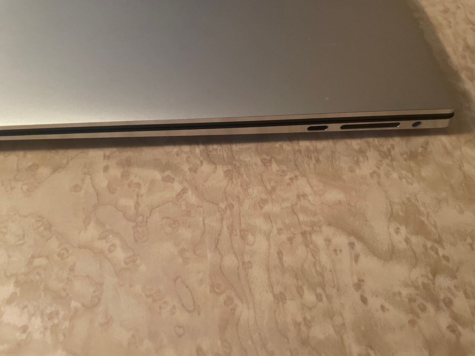 Dell XPS 15 9500 Intel Core i7 10750H 2.60 GHz 16GB RAM 512GB NVME 1650 Ti 4GB
