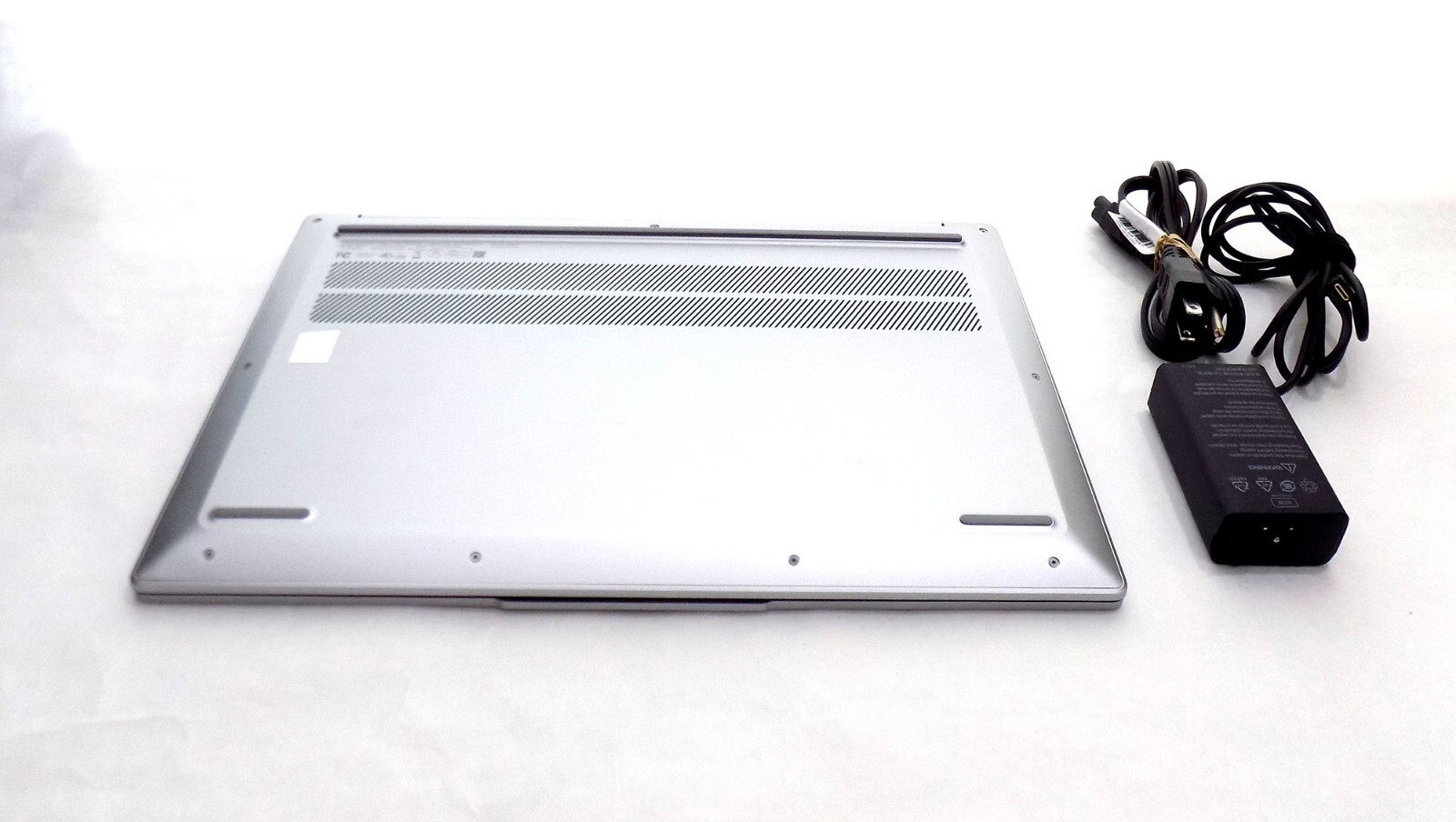 Lenovo IdeaPad Slim 5 16IRU9 83FW 16″ Intel 7_150U 3.4GHz 16GB 512GB W 11 Pro