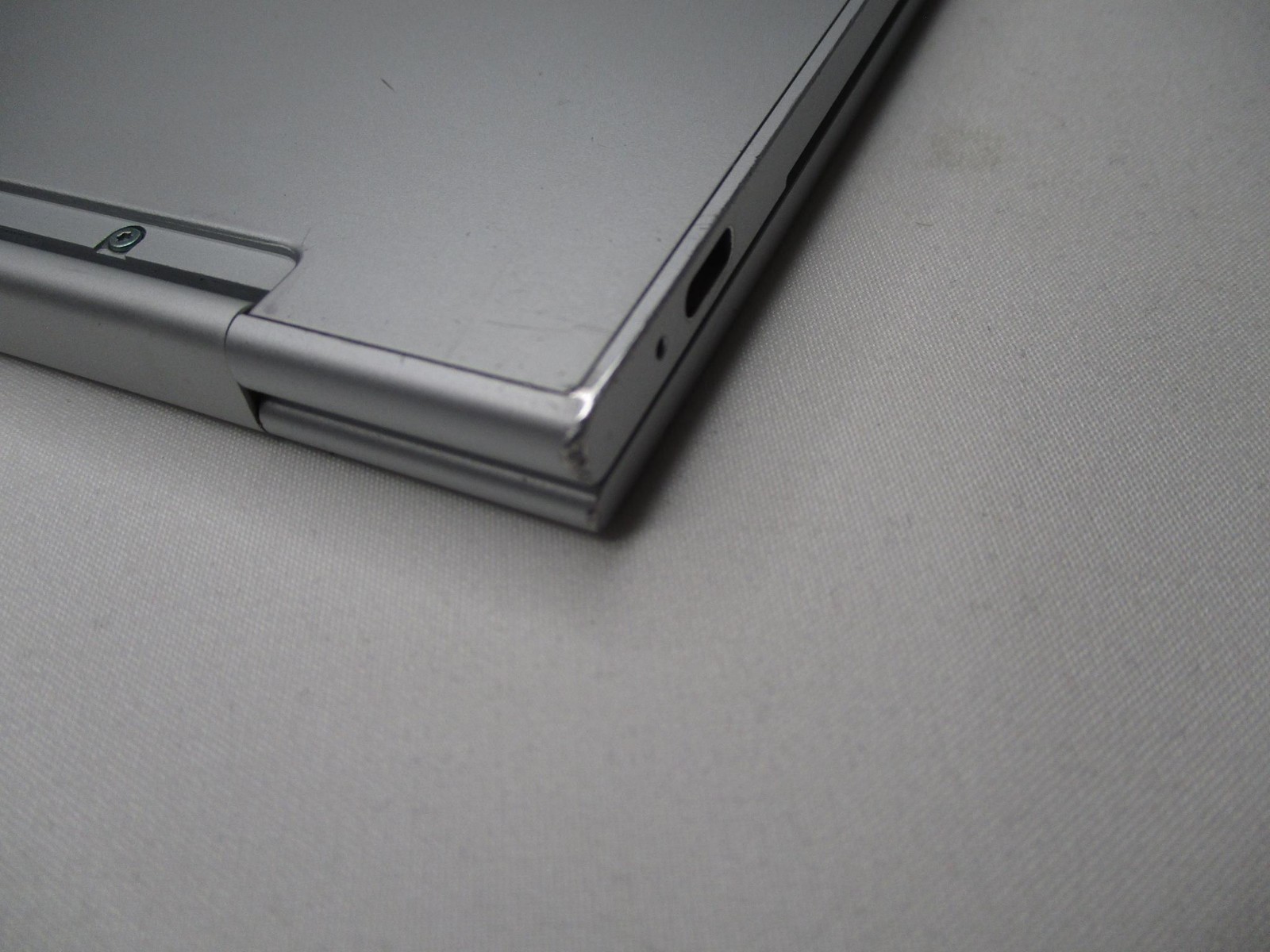 Google Pixelbook C0A Chrome 12.3″ TouchScreen i7-7Y75 16GB 512GB Wi-Fi – READ