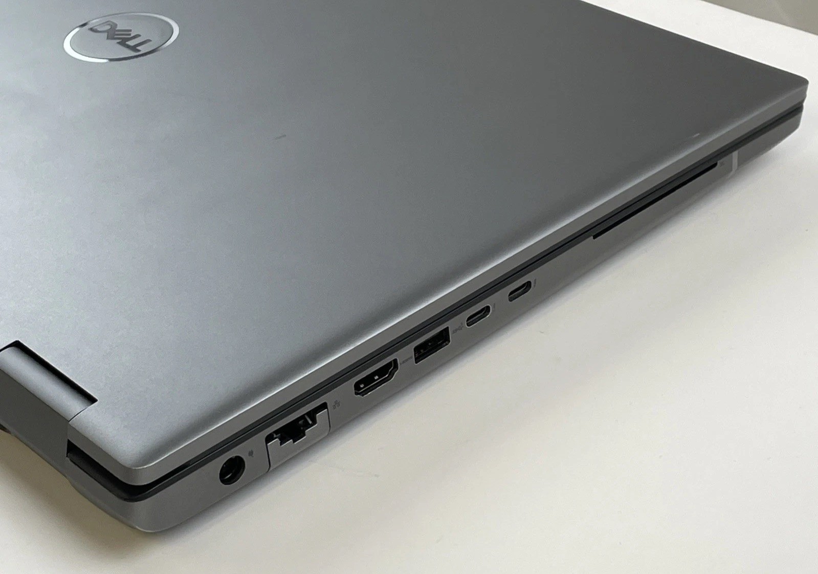 Dell Precision 7770 17″ I7-12850HX 512 GB SSD 16GB RAM NVIDIA RTX A5500