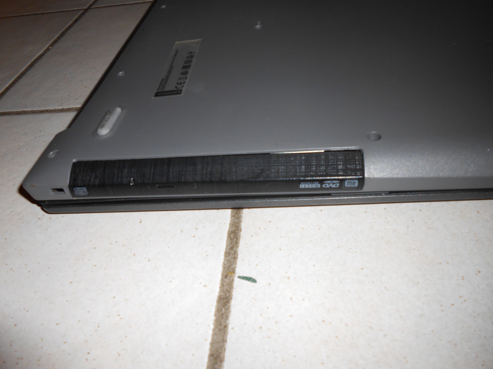 Lenovo V320-17IKP Intel Core i5-8250U 4x 1.6GHz, 8GB, 240GB SSD, Linux Laptop