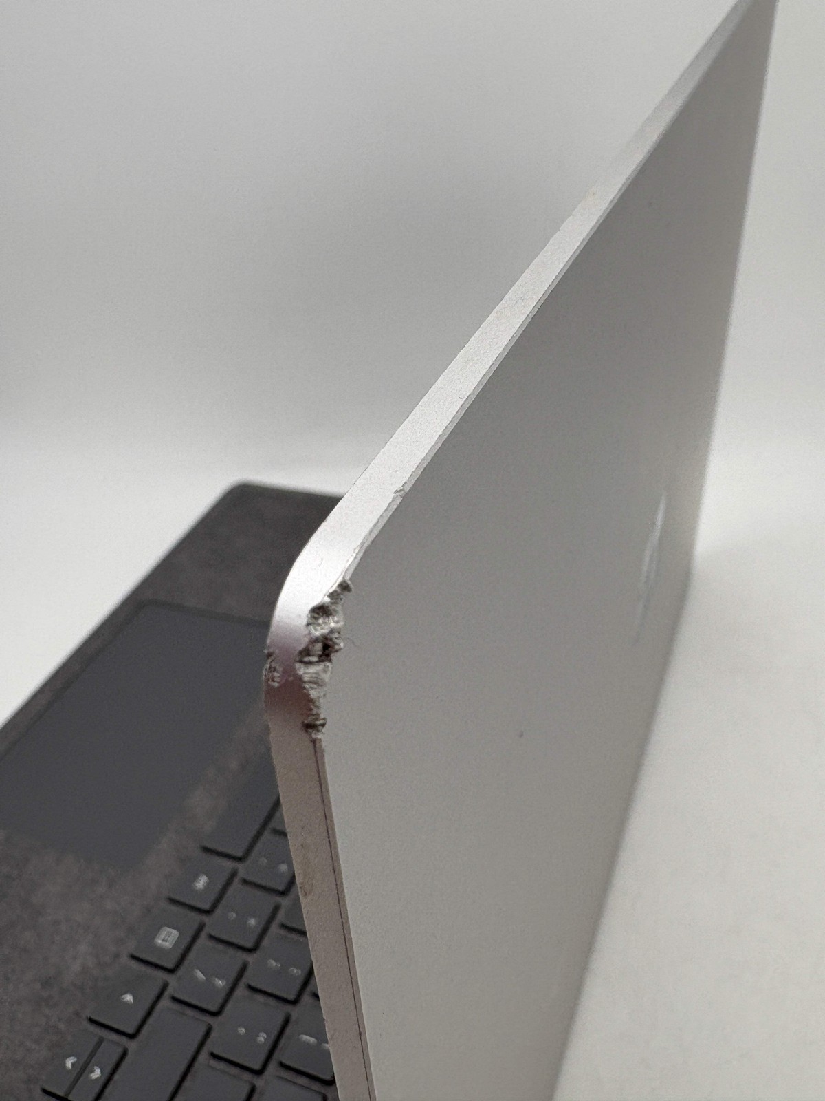 Microsoft Surface Laptop 3 14-inch Core i5 10th Gen 8GB 128GB -Read!