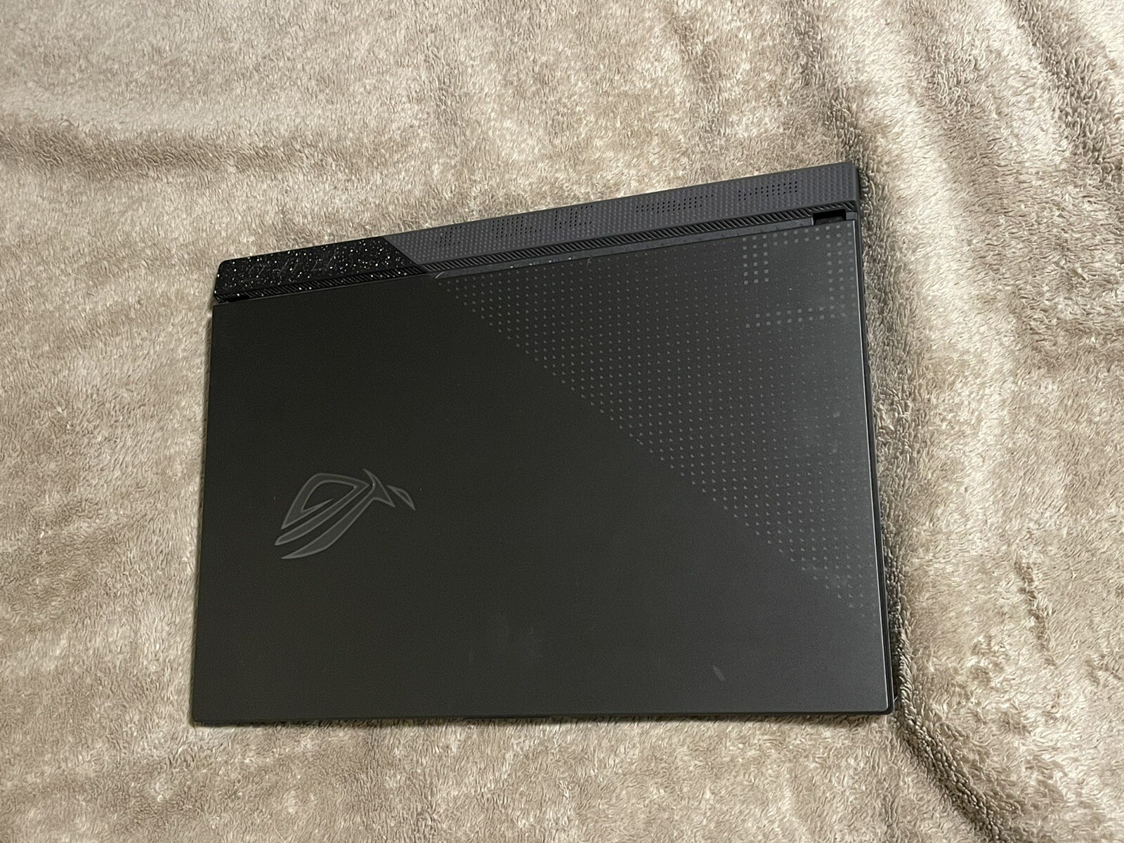 ASUS ROG Strix G17 Notebook/Laptop 17.3 in Black – G713RCRS73