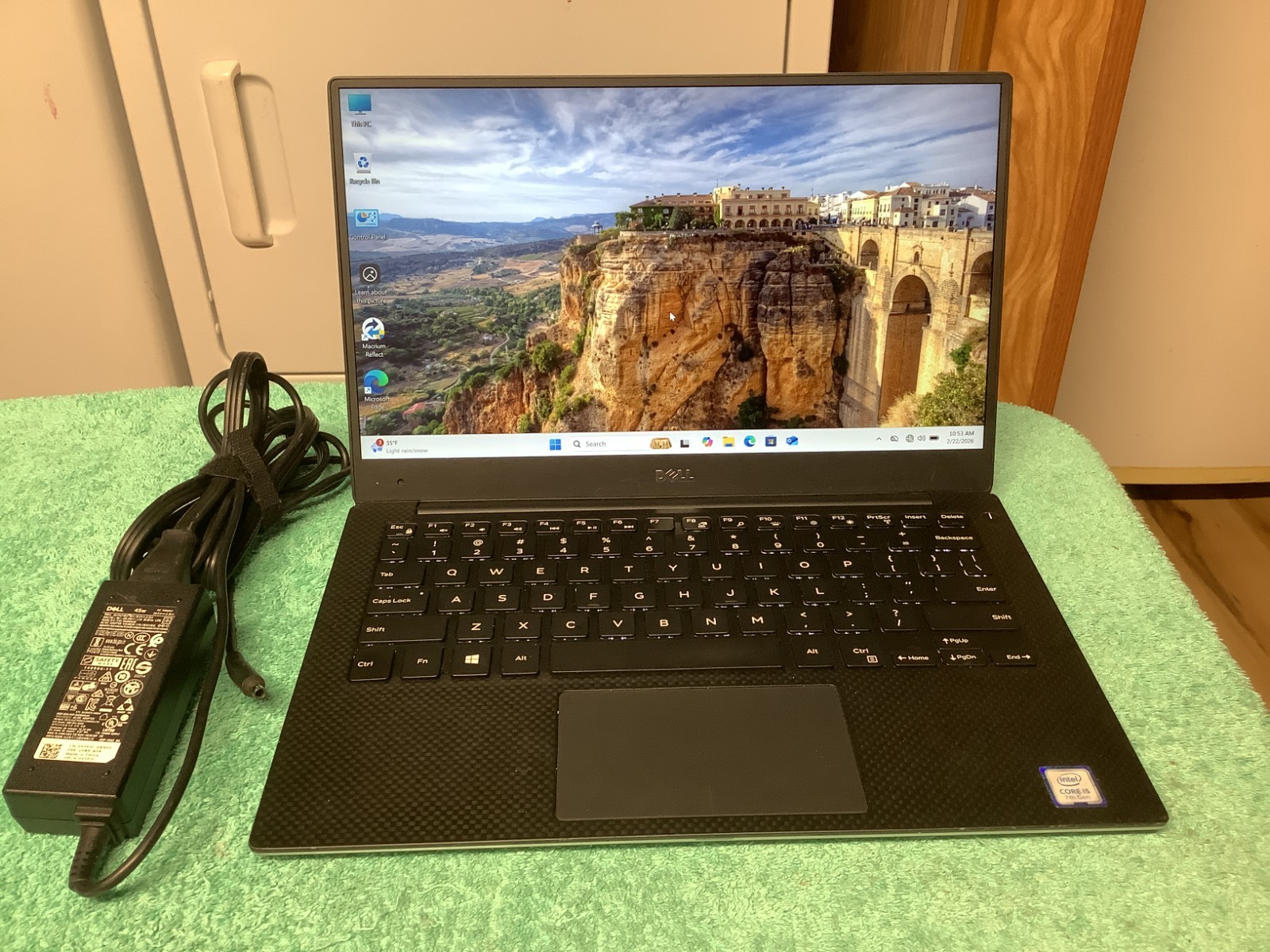 Dell XPS 9360, i5 7200u, 8 GB – 256 GB M2 NVMe SSD Windows 11 Pro # 5XK22G2