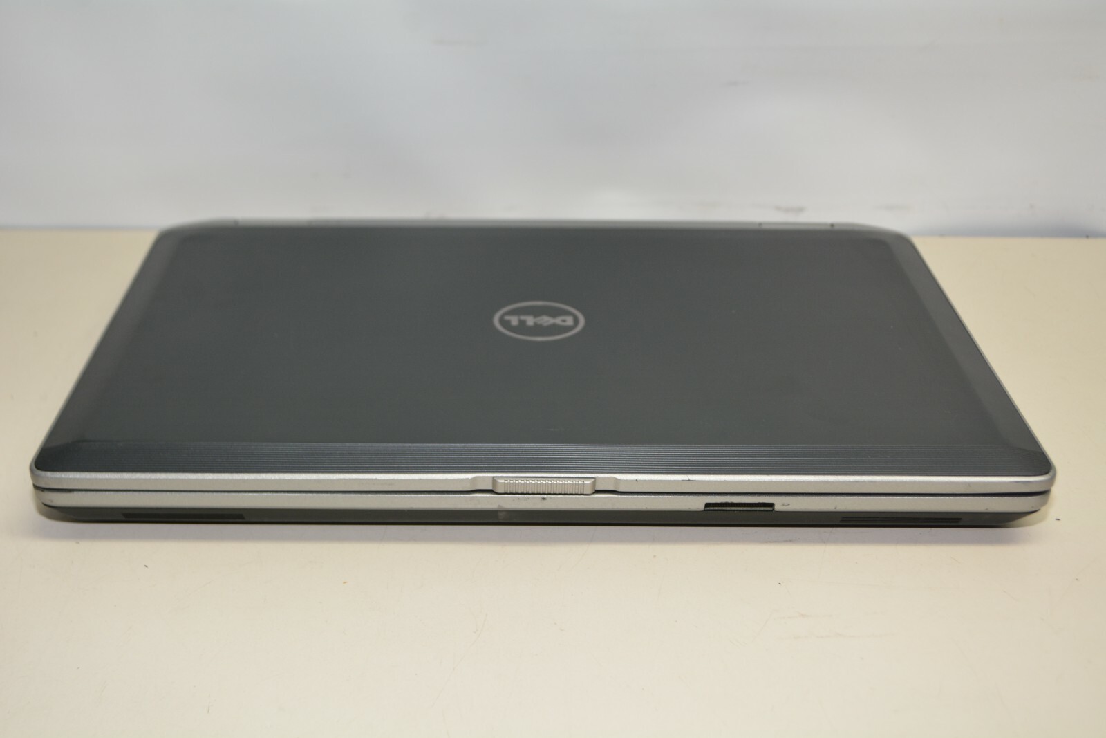 Dell Latitude E6520 Intel Core i7-2720QM 2.20GHZ 4GB Ram No HD #Z449