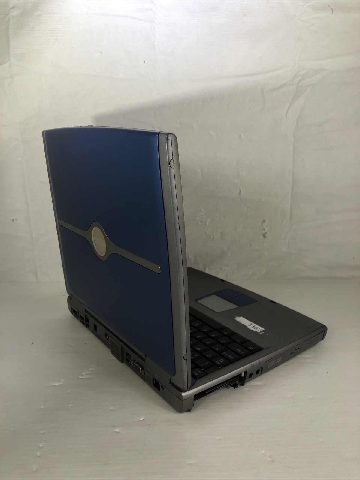 Dell Inspiron 1100 15.1″ Blue Intel Celeron 2.30 Ghz 128 KB No HDD/OS