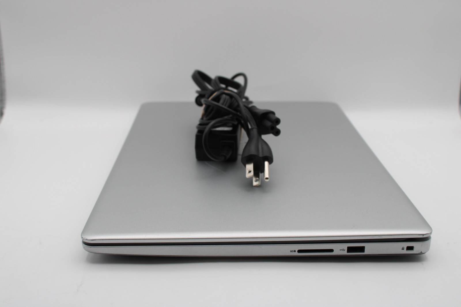 Dell Inspiron 5593 i5-1035G1 @ 1.00 GHz 8GB RAM 240GB SSD No OS *READ