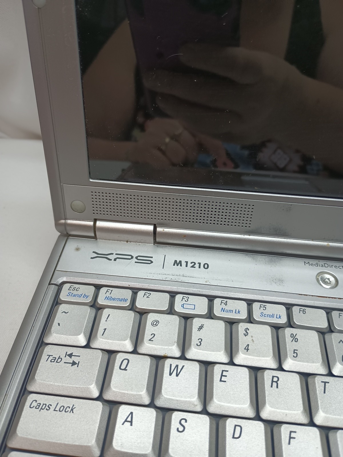 Dell XPS M1210 12.1″ Core 2 Duo T5600 1.83GHz 4GB RAM 120GB HDD Parts Or Repair
