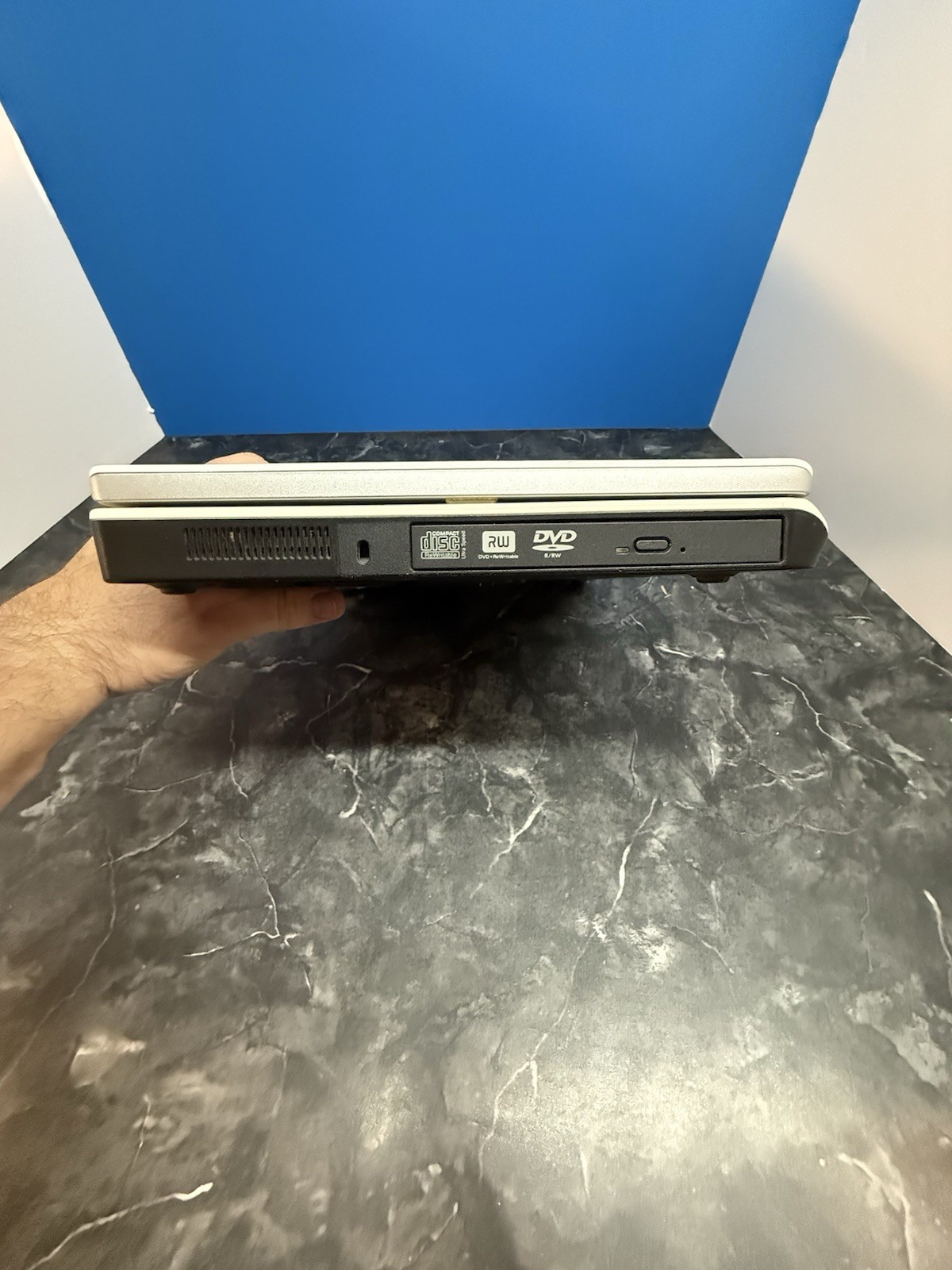 Dell Inspiron 6000 PP12L Laptop 2GB Ram + CHARGER + BATTERY – No HD OS