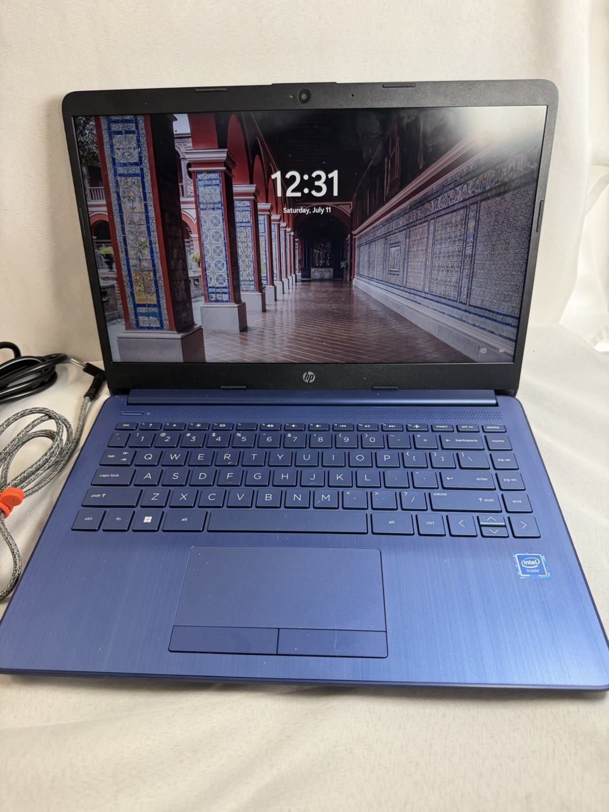 HP 14-cf2111wm 14″ Laptop Blue Intel Processor Windows 11 W/charger EUC