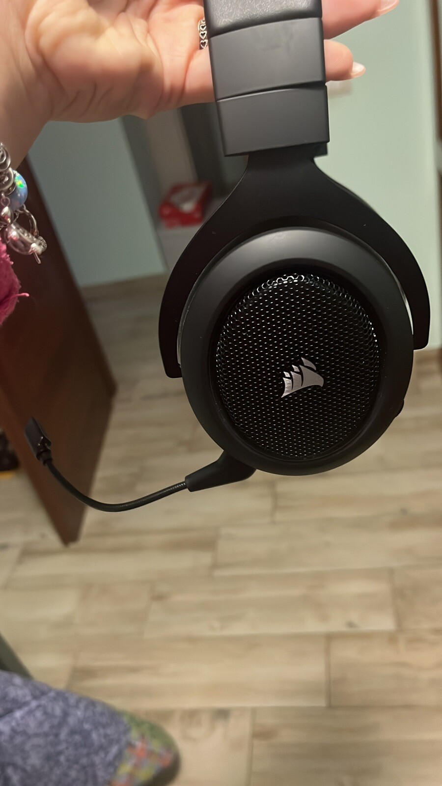 MSI GF66 11UC 087IT Computer – CORSAIR HS70PRO Headphones – MSI GC30 V2 Controller