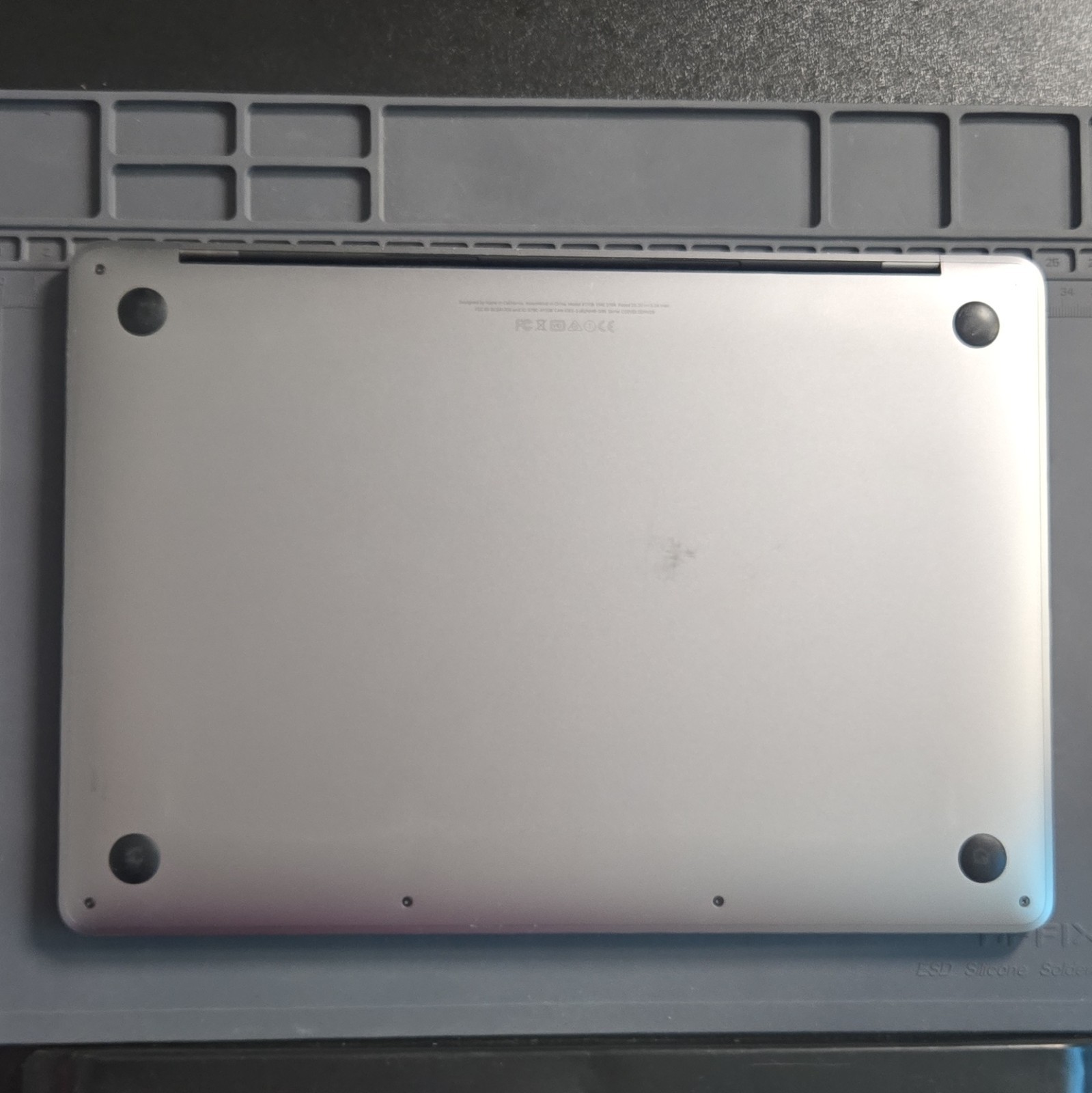 Apple MacBook Pro 13″ A1708 Silver i5 2.3GHz 8GB 128GB SSD (2017)