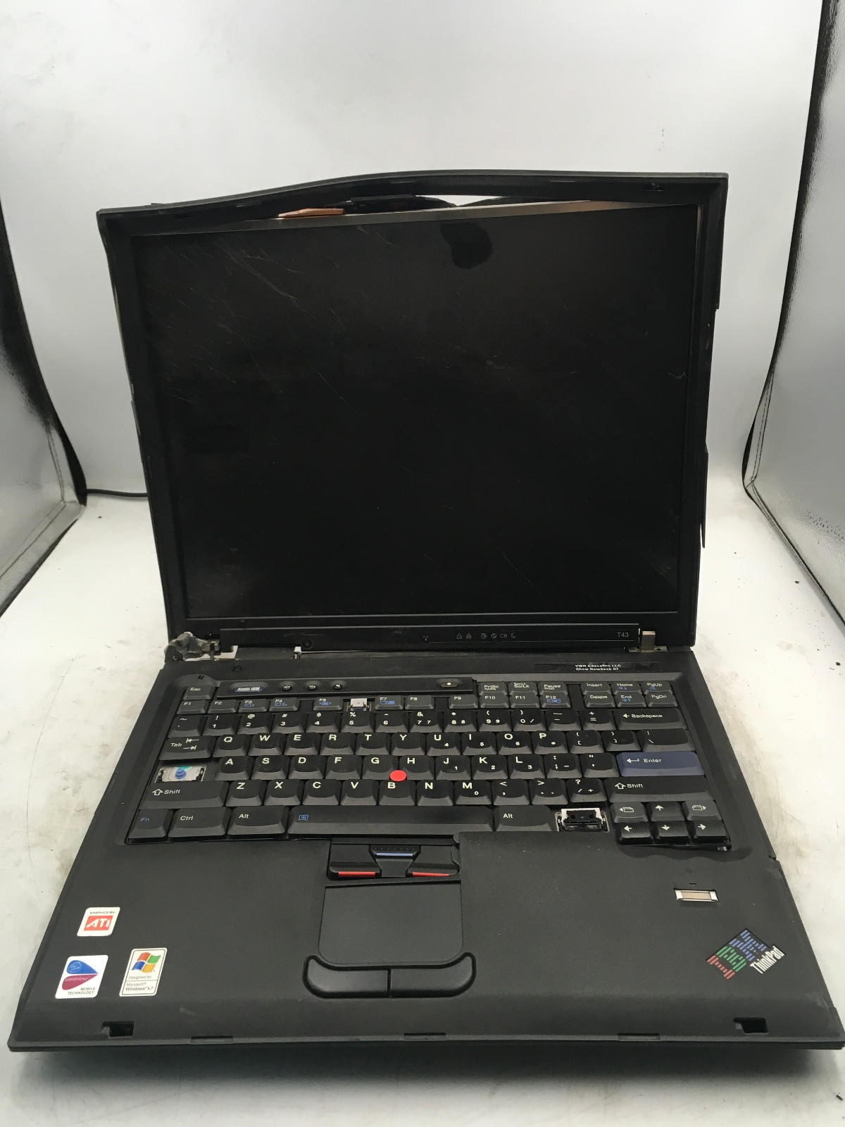 IBM THINKPAD T43 – FOR PARTS/REPAIR – INTEL CENTRINO – NO RAM – DAMAGED -READ-BB