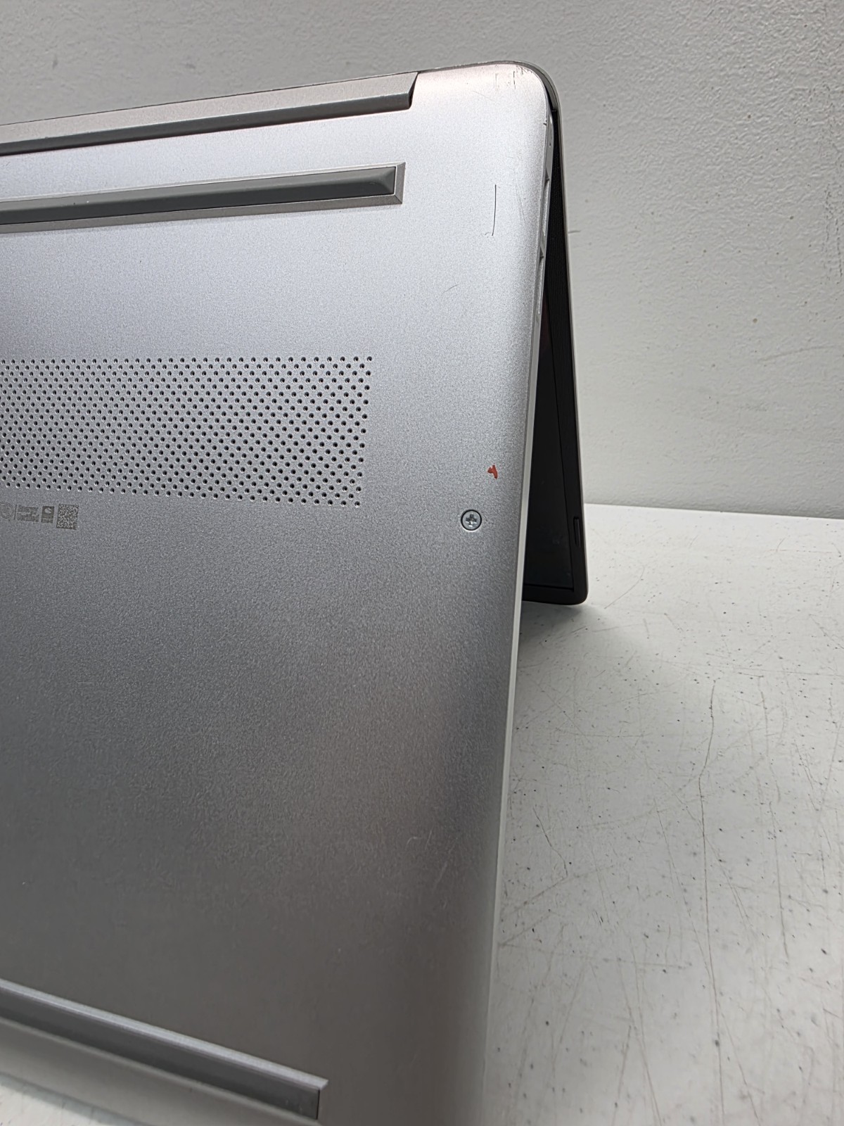 *READ* HP 15.6″ 15-dy1031wm Intel i3-1005G1, 8GB RAM, 256GB SSD, Windows 11 Home