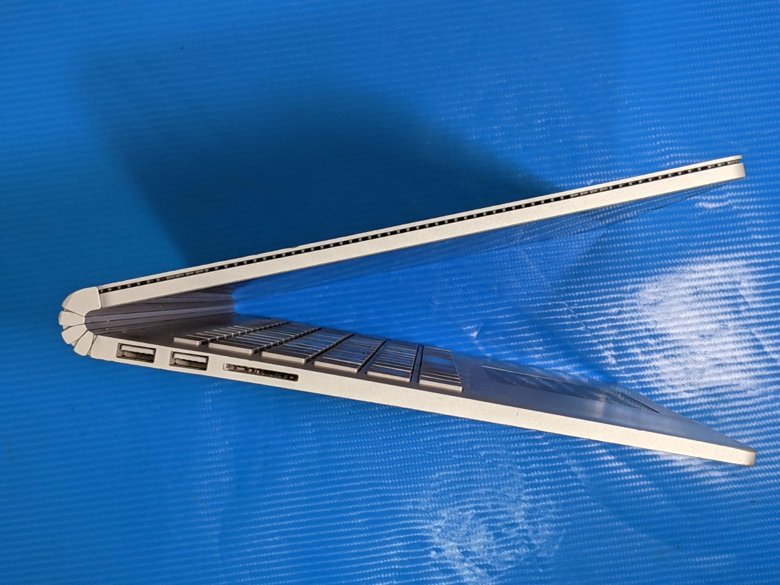 MS Surface Book 2 13.5″3000×2000 TOUCH i5-8350U 1.7GHz 8GB 256GB W11P Great Batt