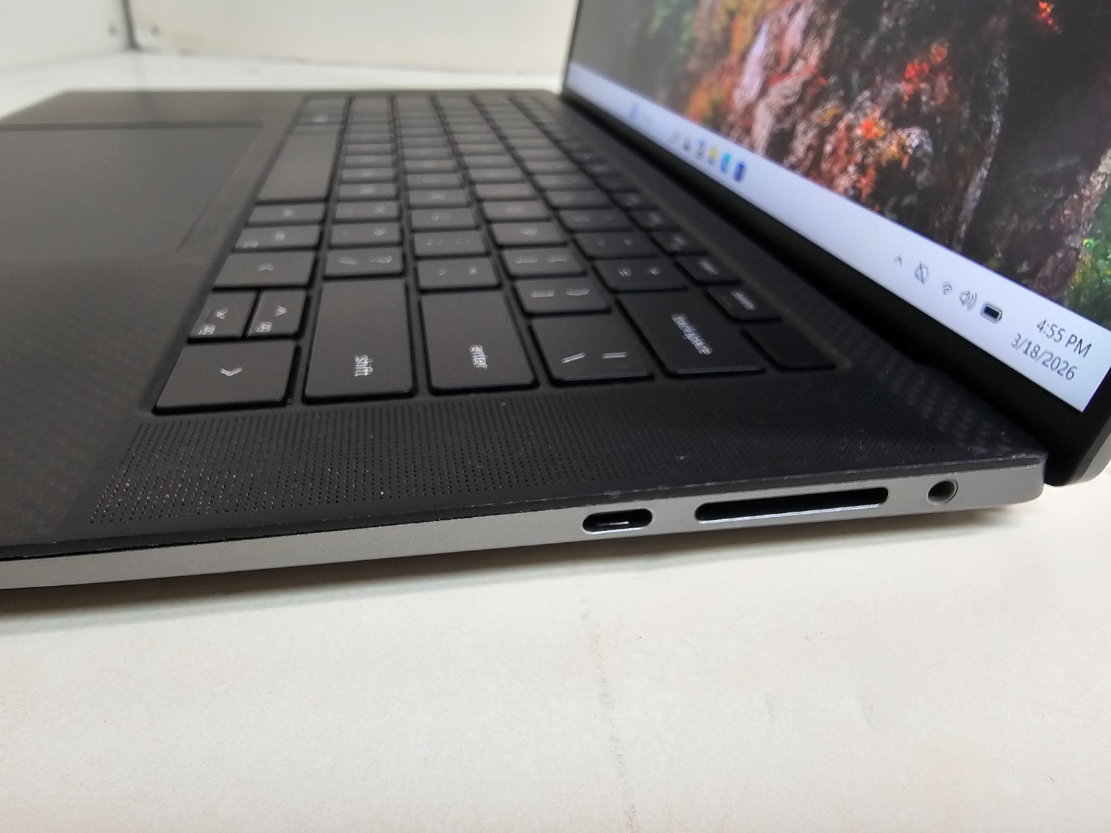 Dell Precision 5570 Laptop – i7-12800H 16GB 512GB SSD Cam RTX A1000 15.6″