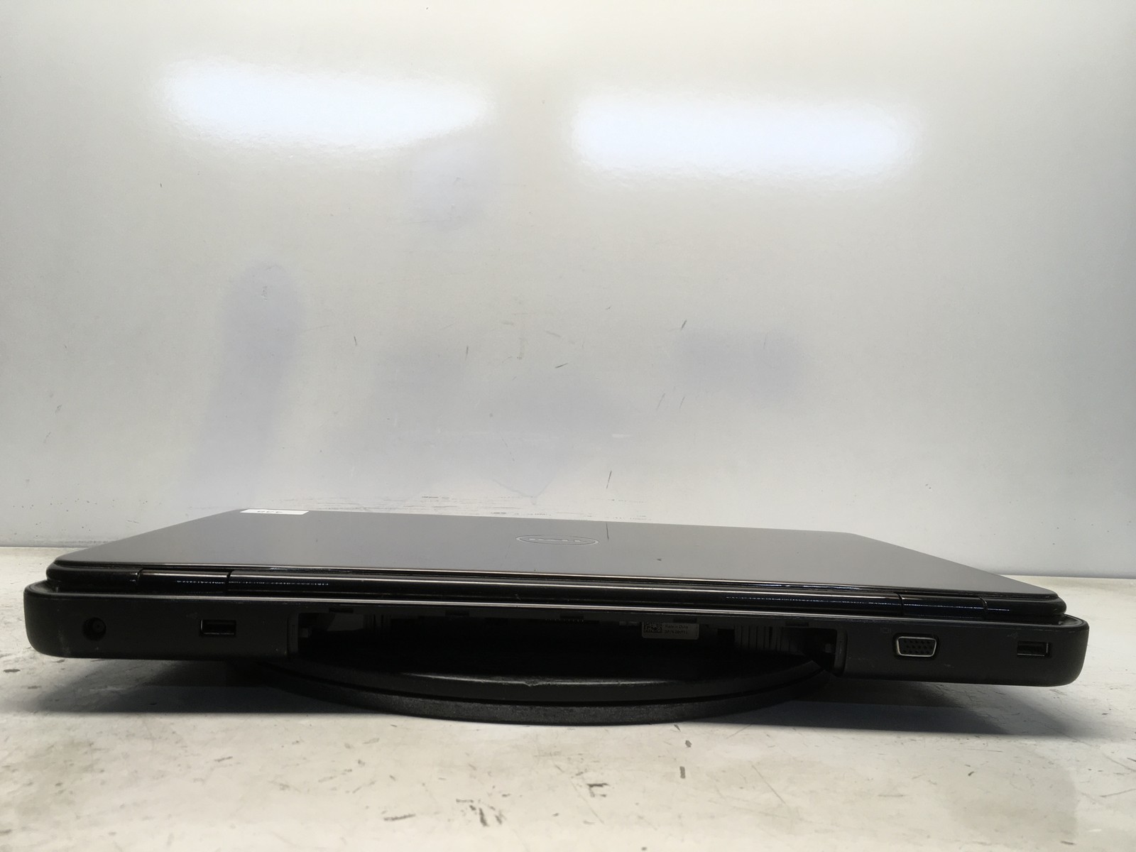 Dell Inspiron N7010 Intel i5-M460 2.53GHz 6 GB NO HDD No Batt