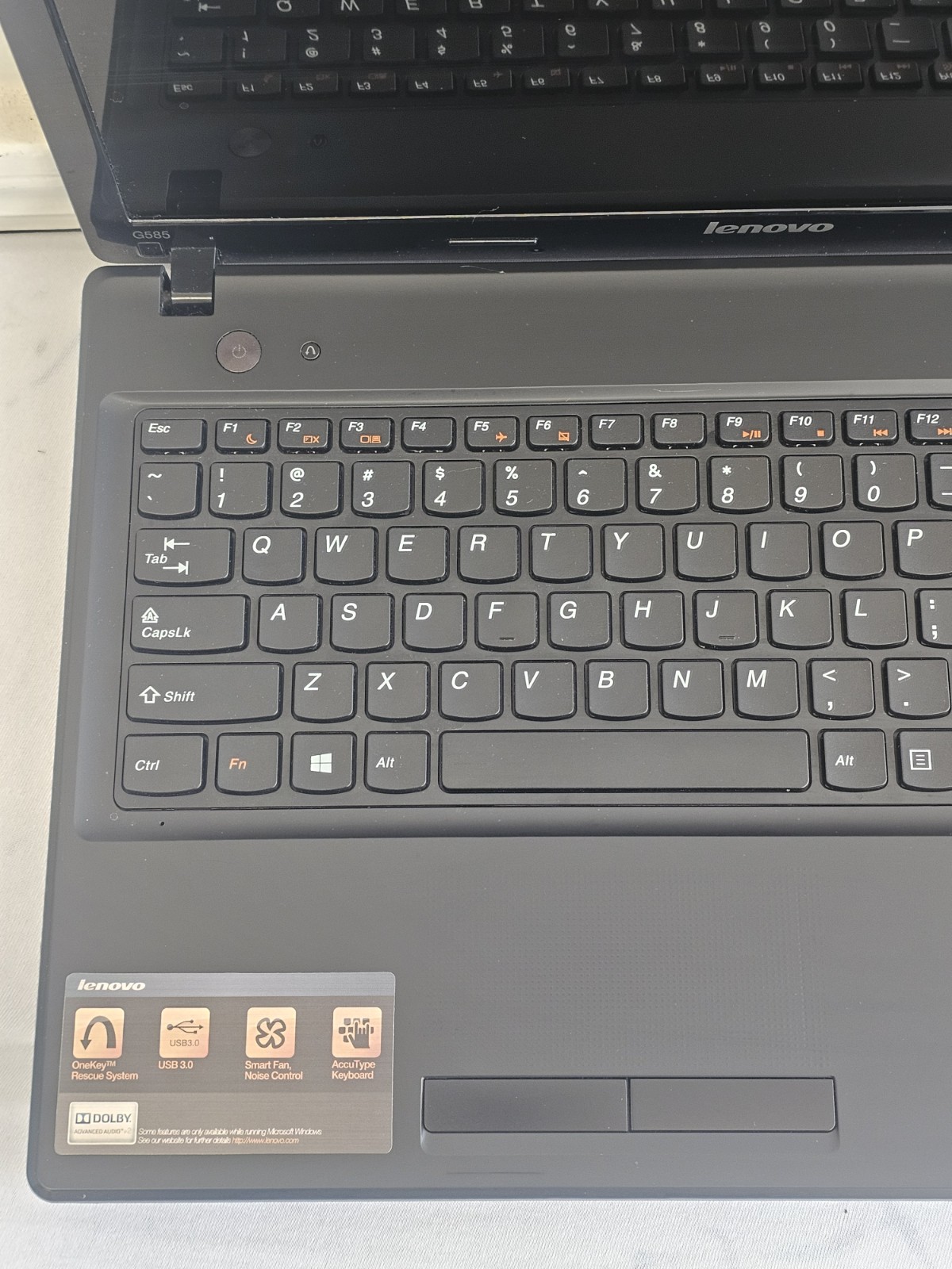 Lenovo G585 Laptop – AMD E-300 – 4GB RAM – 160GB HDD – NO BATTERY – Windows 10