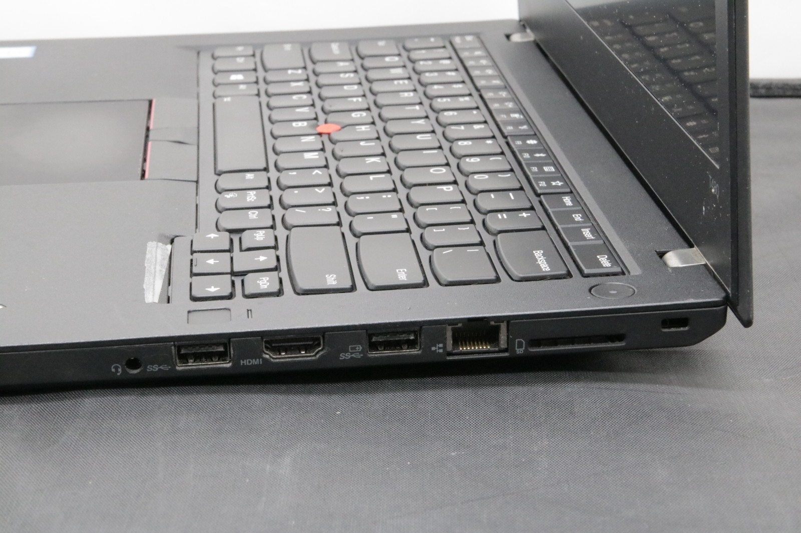 Lenovo ThinkPad T480 – i7-8650U – 8GB, No SSD, No Windows +Adapter