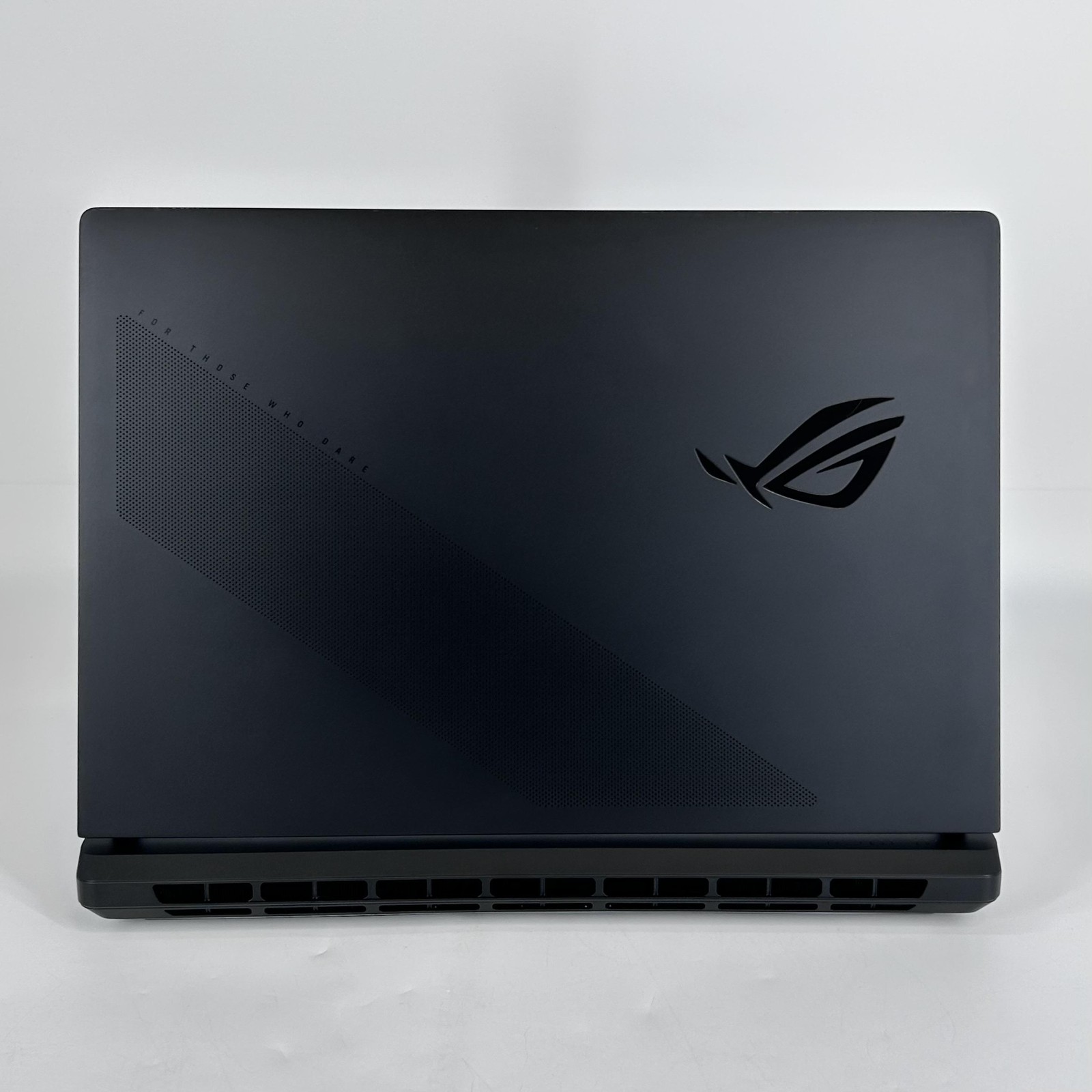 Asus ROG Strix Scar 18 G835 240Hz QHD+ 2.7 GHz Ultra 9 275HX 32GB 2TB RTX 5090