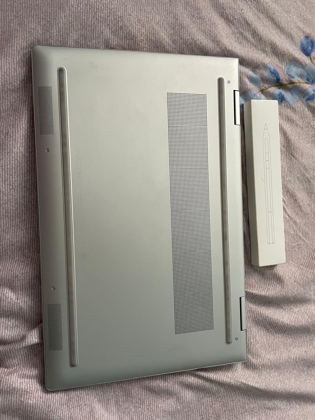 Hp high tech laptop with touchscreen and stylus included no extra charges