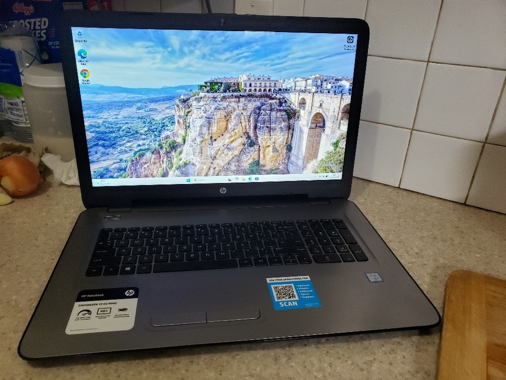 17.3″ HP 17-X051NR CORE i3-6100U 2.30 GHZ 256GB SSD 6GB RAM WIN 11 LAPTOP
