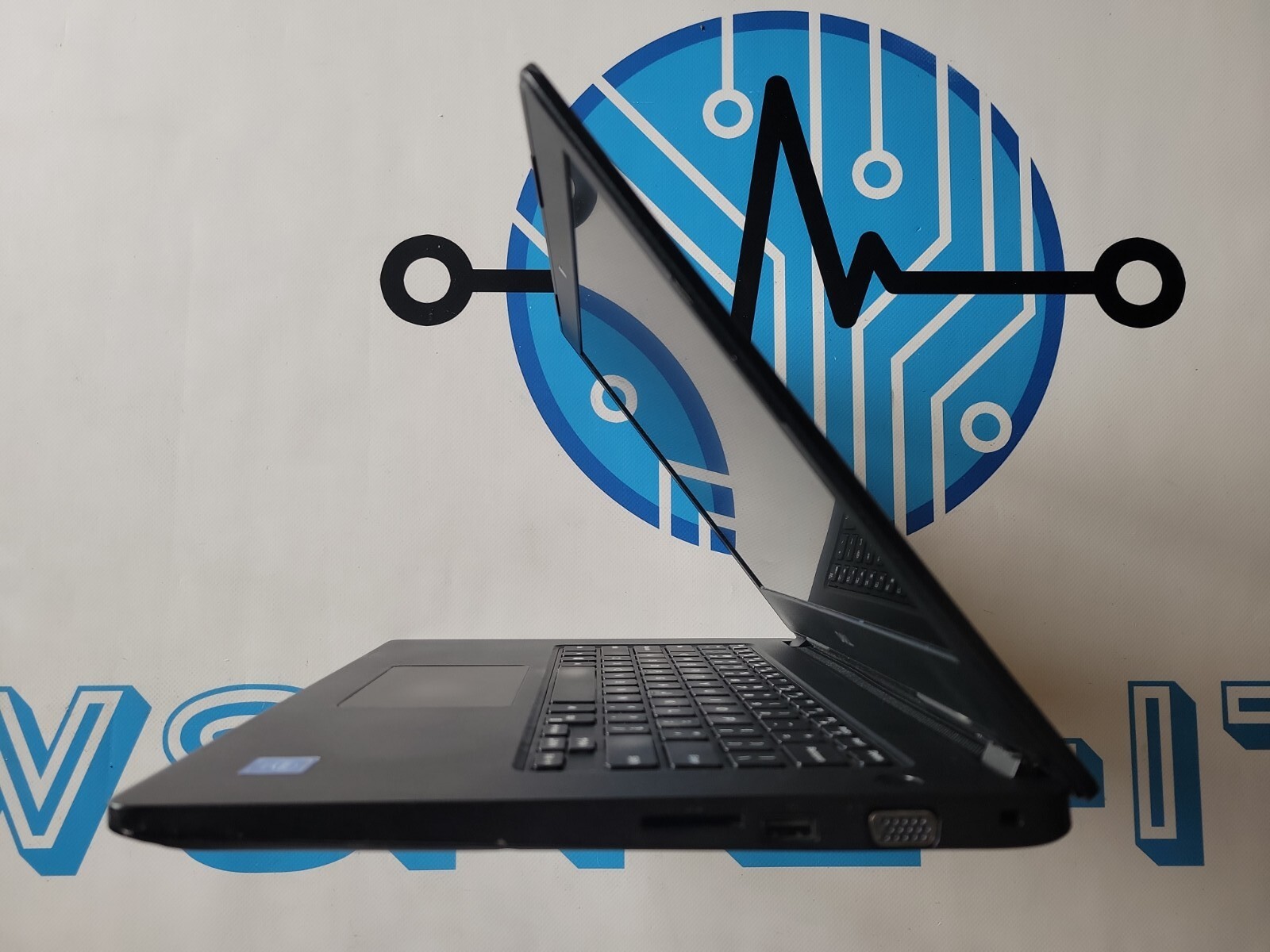 *Damaged Case* Dell Latitude 3480 Intel Celeron 3865U 1.80GHz **No HDD, RAM, AC
