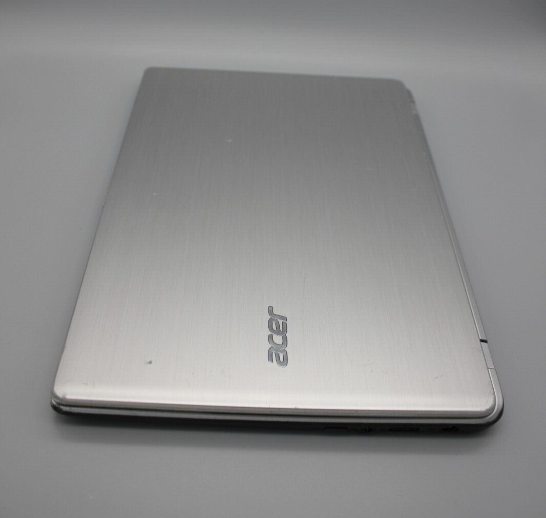 Acer Aspire V5 Series Touchscreen Laptop & Charger – UNTESTED – FOR PARTS ONLY