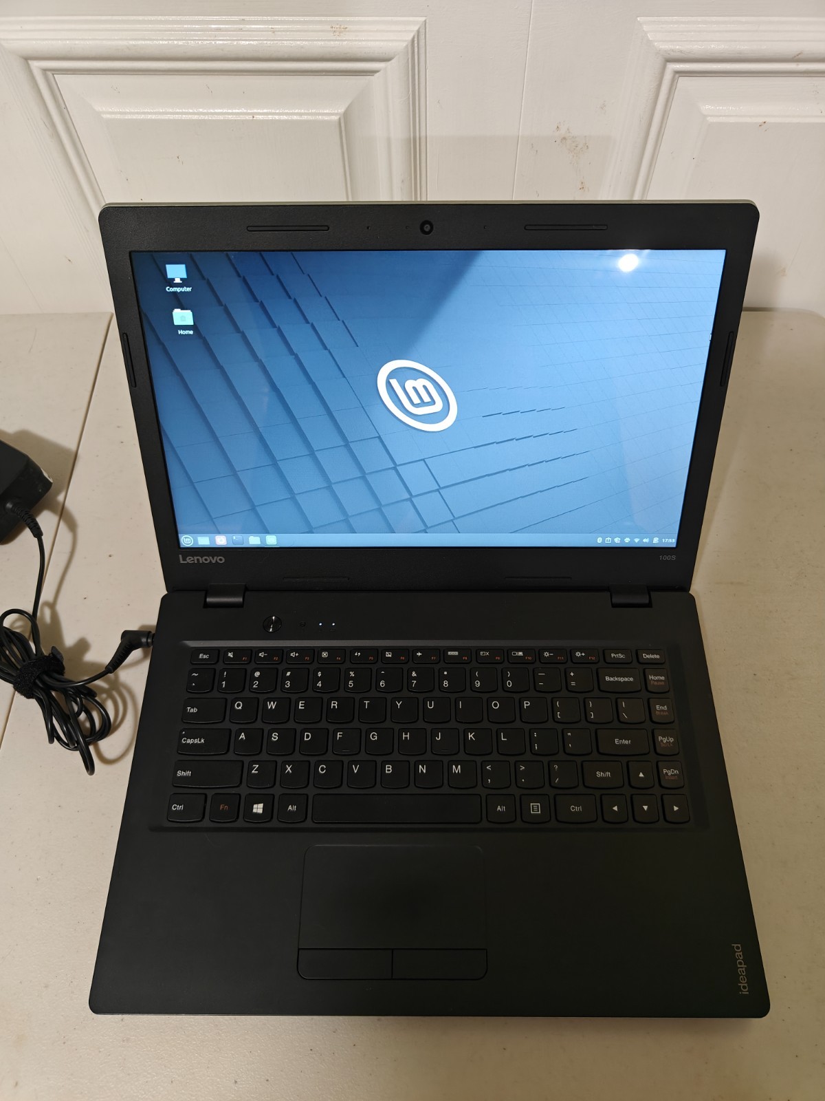 Lenovo IdeaPad 100S-14IBR 14″ Laptop | 2GB 64GB MMC + 32GB SSD | Linux Mint