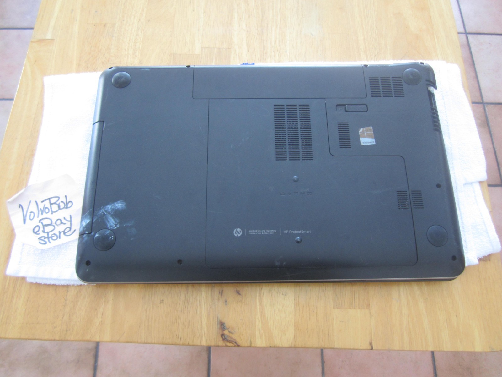 FOR PARTS – HP Pavilion 17-e113dx 4GBRAM 80GBHD SCREEN INTACT BROKEN HING NoCord