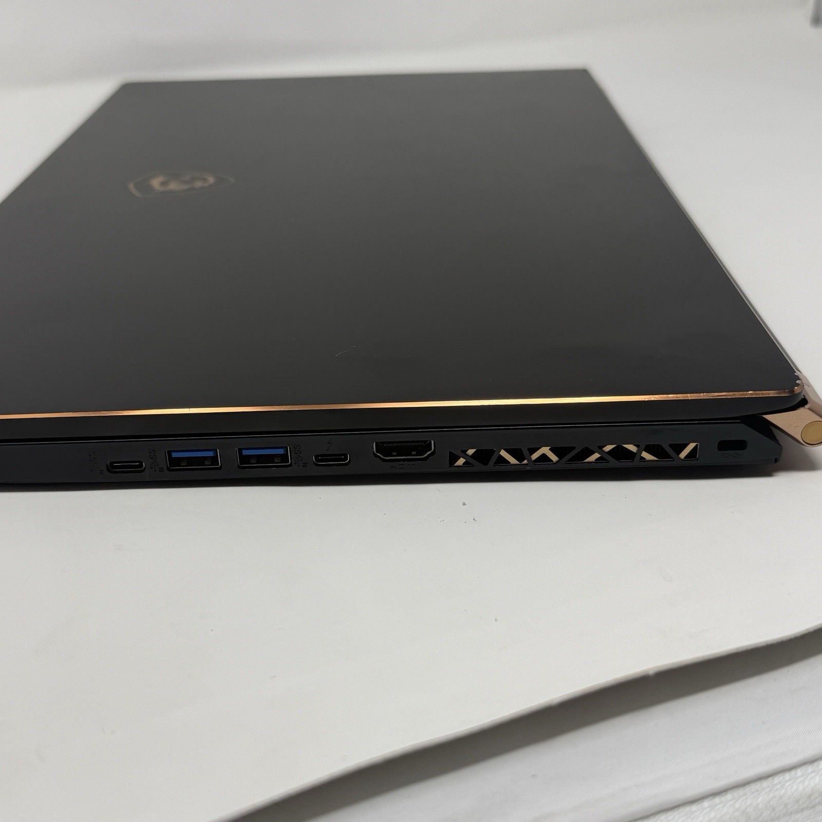 MSI GS75 Stealth 10SE-620 – 17.3″ FHD – i7-10875H –16GB RAM –RTX 2060 –512GB SSD