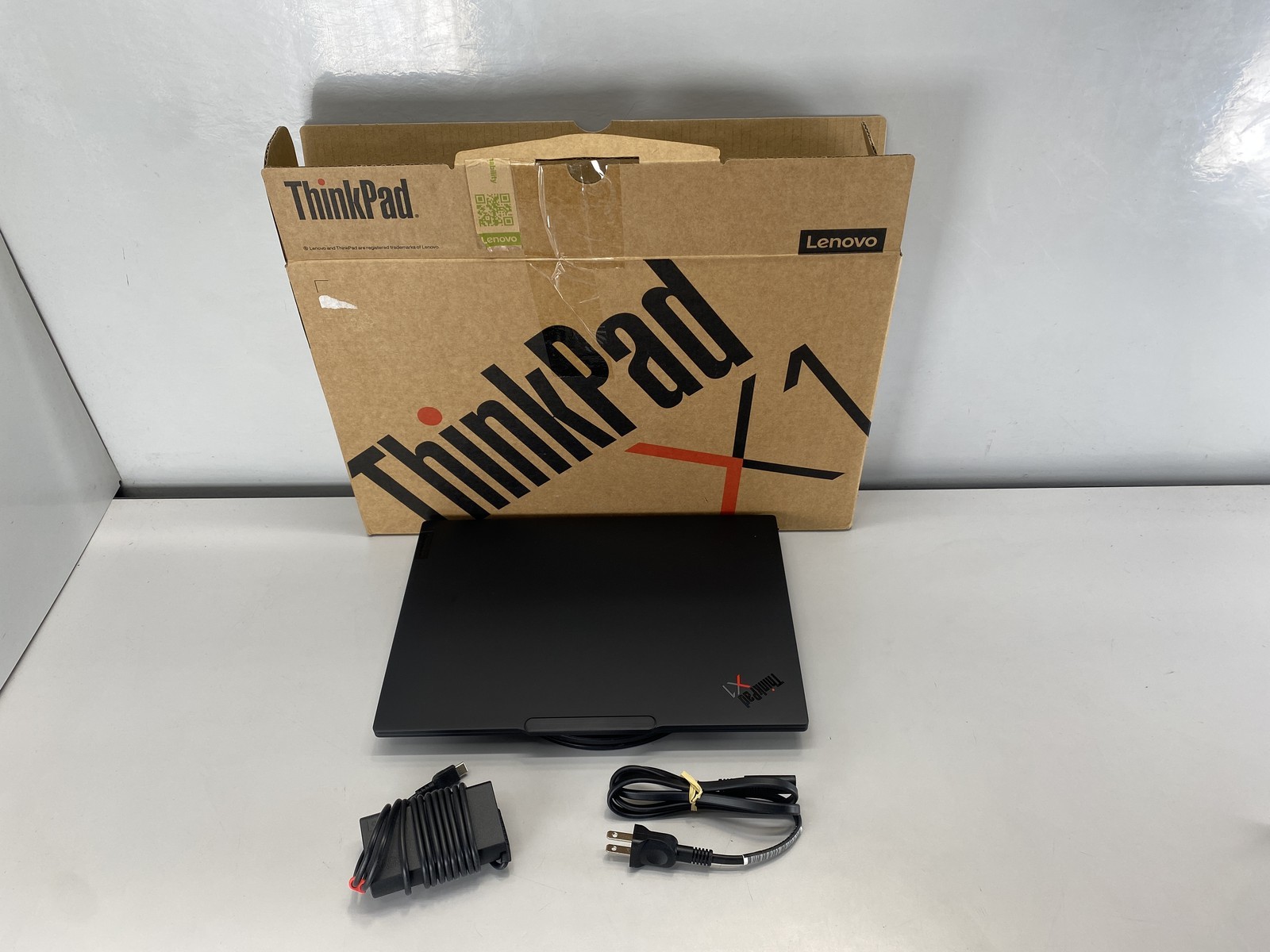 Lenovo Laptop ThinkPad X1 Carbon Gen 12 14″ Intel Core Ultra 7 155U 1TB