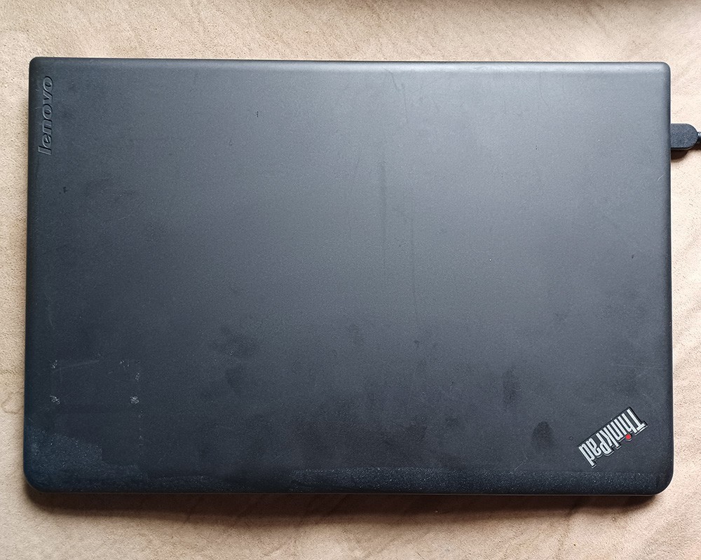 Lenovo ThinkPad E560 15.6″ Core i5-6200U @ 2.3GHz 4GB RAM 500GB HDD Win 10 Pro
