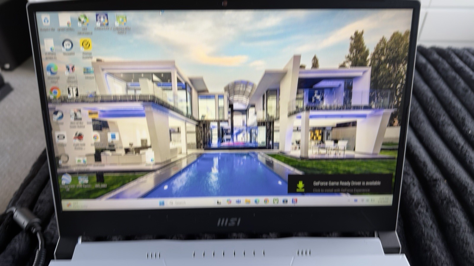MSI Sword 15.6″ Gaming Laptop Intel i7 RTX 3070 Ti 16GB RAM 1TB SSD White