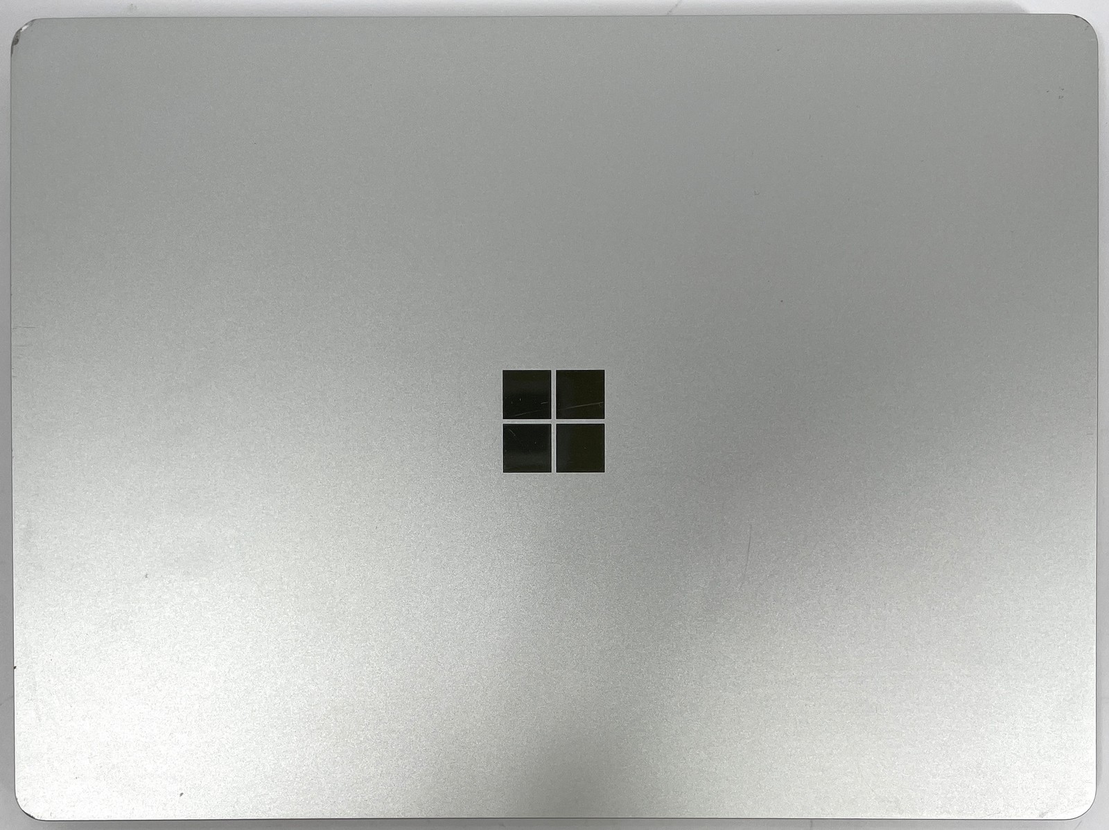 Microsoft Surface Laptop Go 2 2013 i5-1135G7 256GB SSD 16GB RAM – Win 11 – Dents