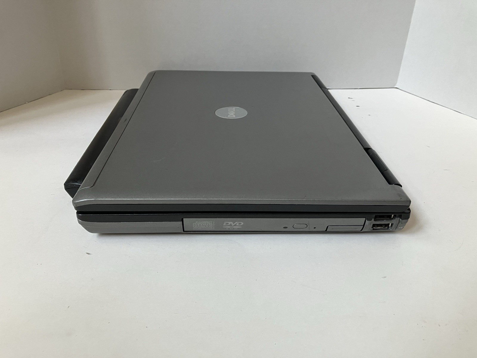 Dell Latitude D630: XP Pro, T7500, 120 GB HDD, 3 GB RAM, WXGA, Revised GPU!