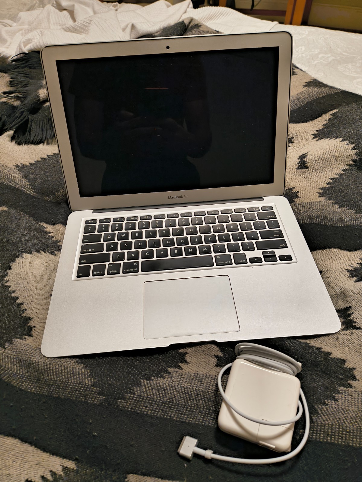 Dell XPS 15 9560 15.6″(512GB SSD, Intel Core i7-7700HQ, 2.8 GHz, 32GB RAM,…