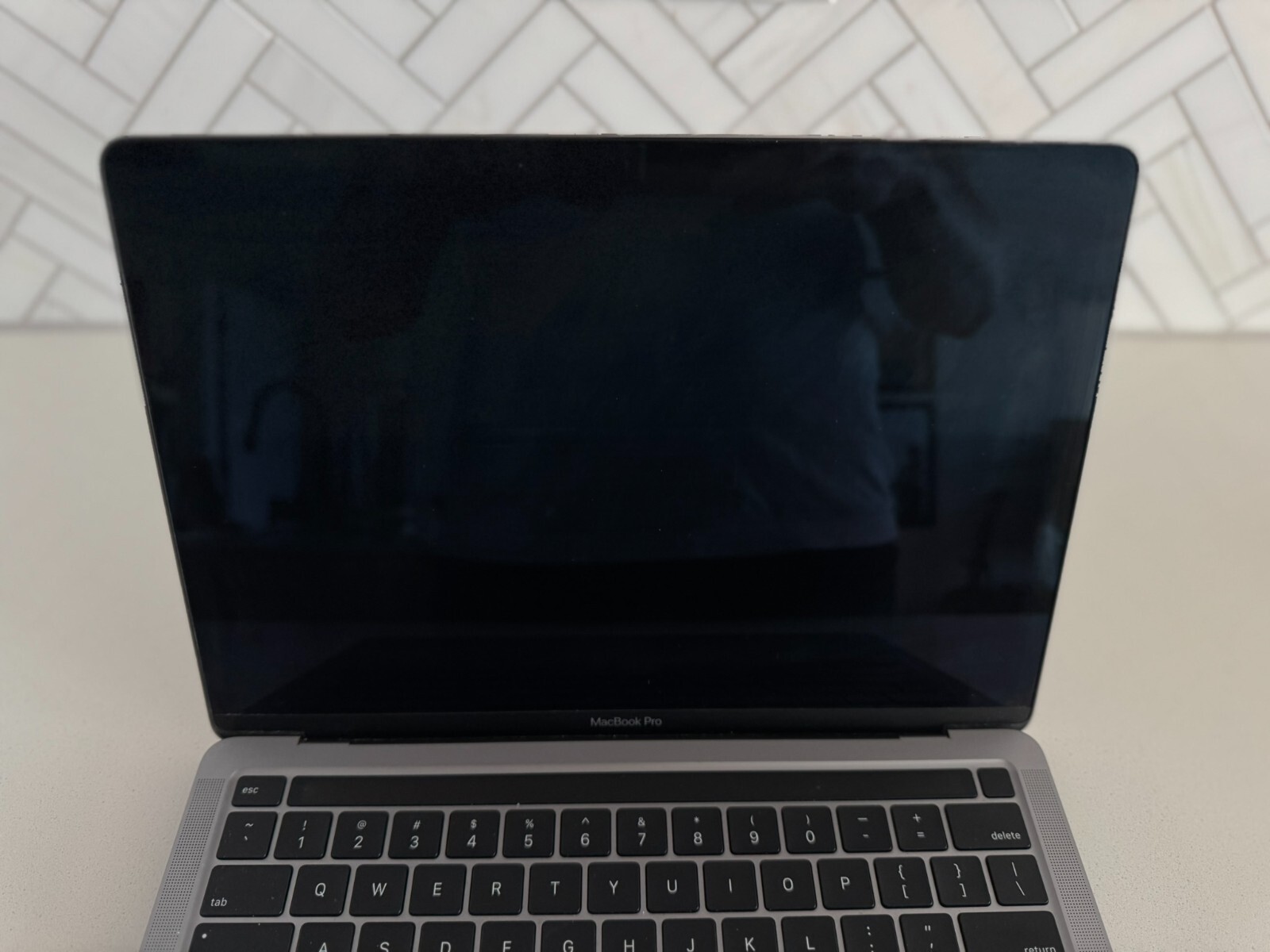 Apple MacBook Pro 13 in 2020 / Apple M1 3.22 GHz, 512 GB 8 GB RAM
