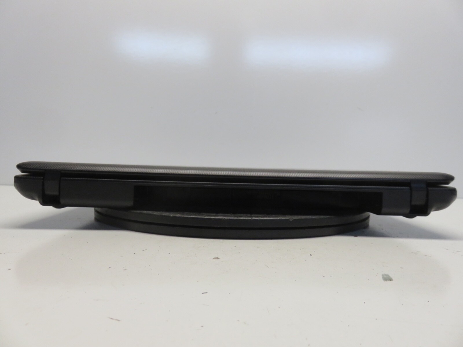 Toshiba Satellite C655-S5049 Laptop Intel Celeron 900 2.2GHz 2 GB NO HDD No Batt