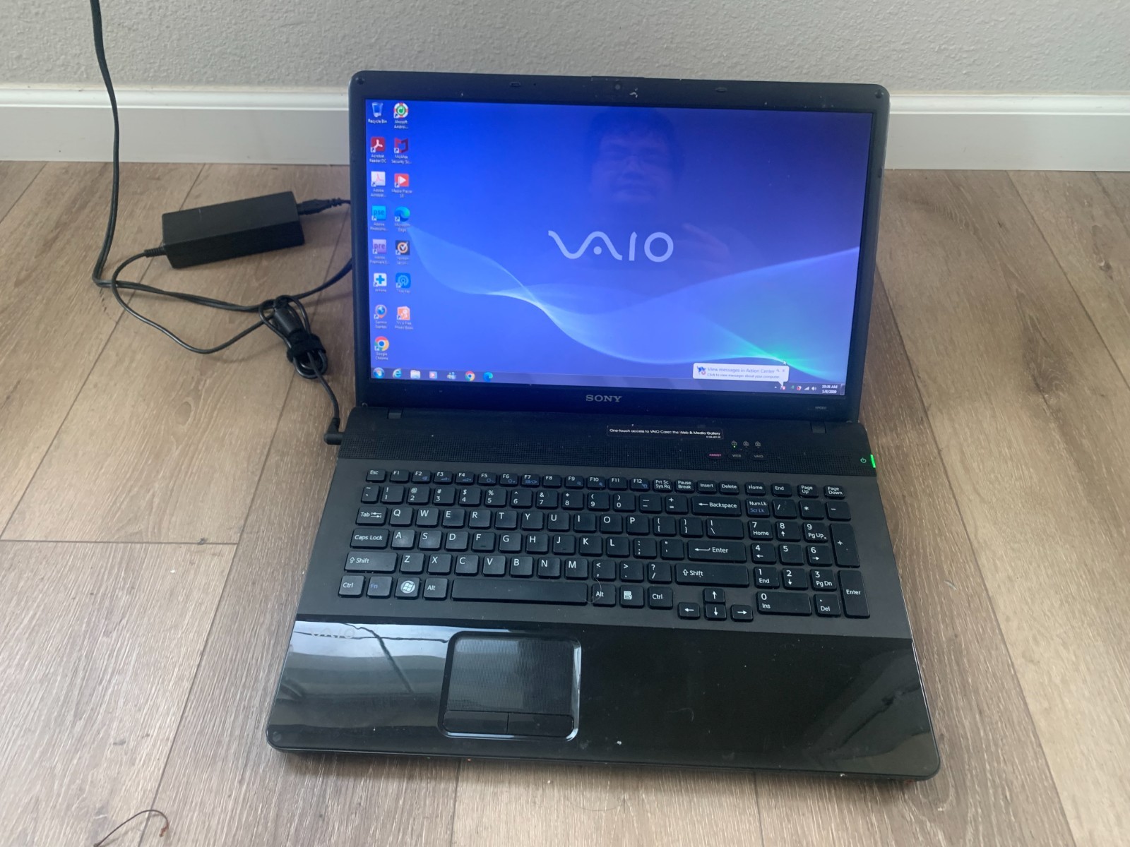 Sony VPCEC PCG-91111L 17.3″Intel Core i5 M480 2.67GHz 4GB RAM 320GB HDD Win 7