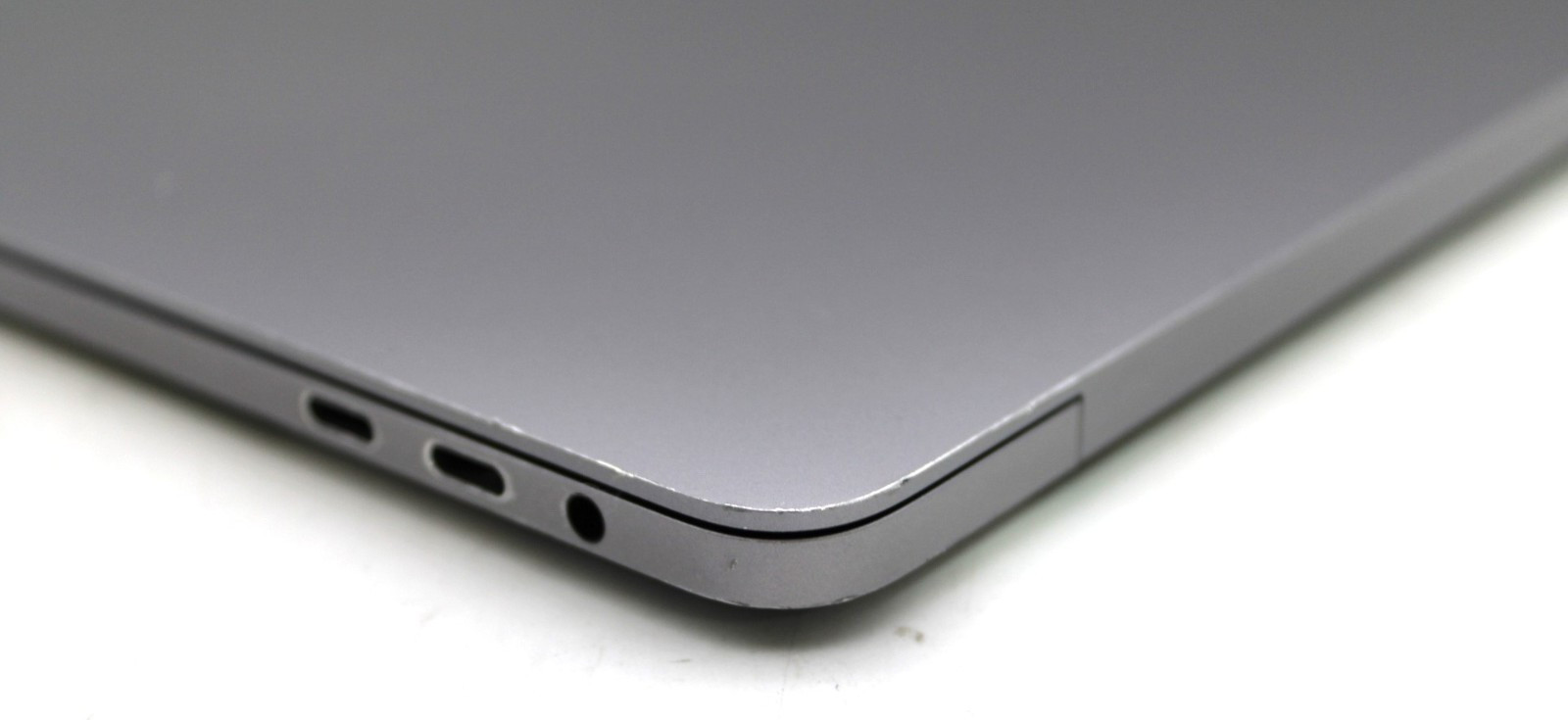 Apple MacBook Pro A1989-i7-8569U@2.8GHz-16GB DDR4 RAM-NO STORAGE/OS*USED/TESTED*