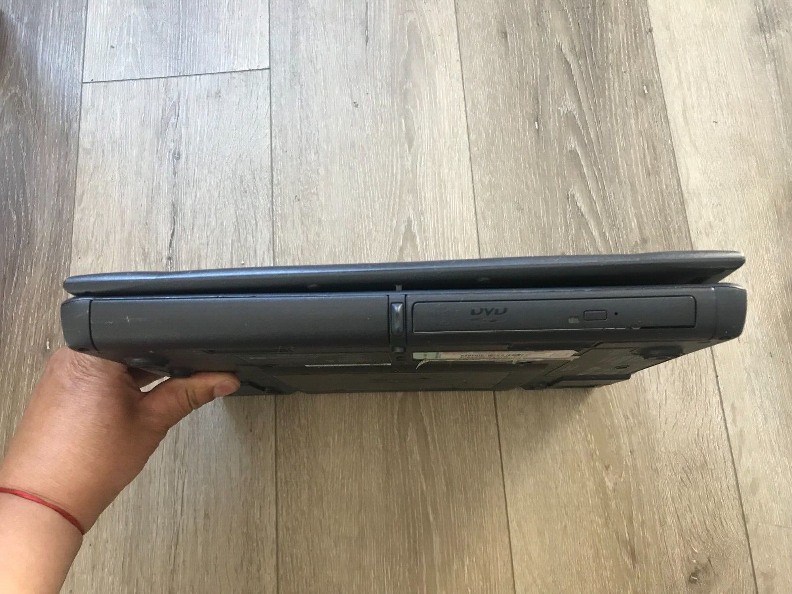 Dell Latitude C500 14″ Intel Celeron 700 MHz 256MB RAM 20GB HDD Win XP PRO