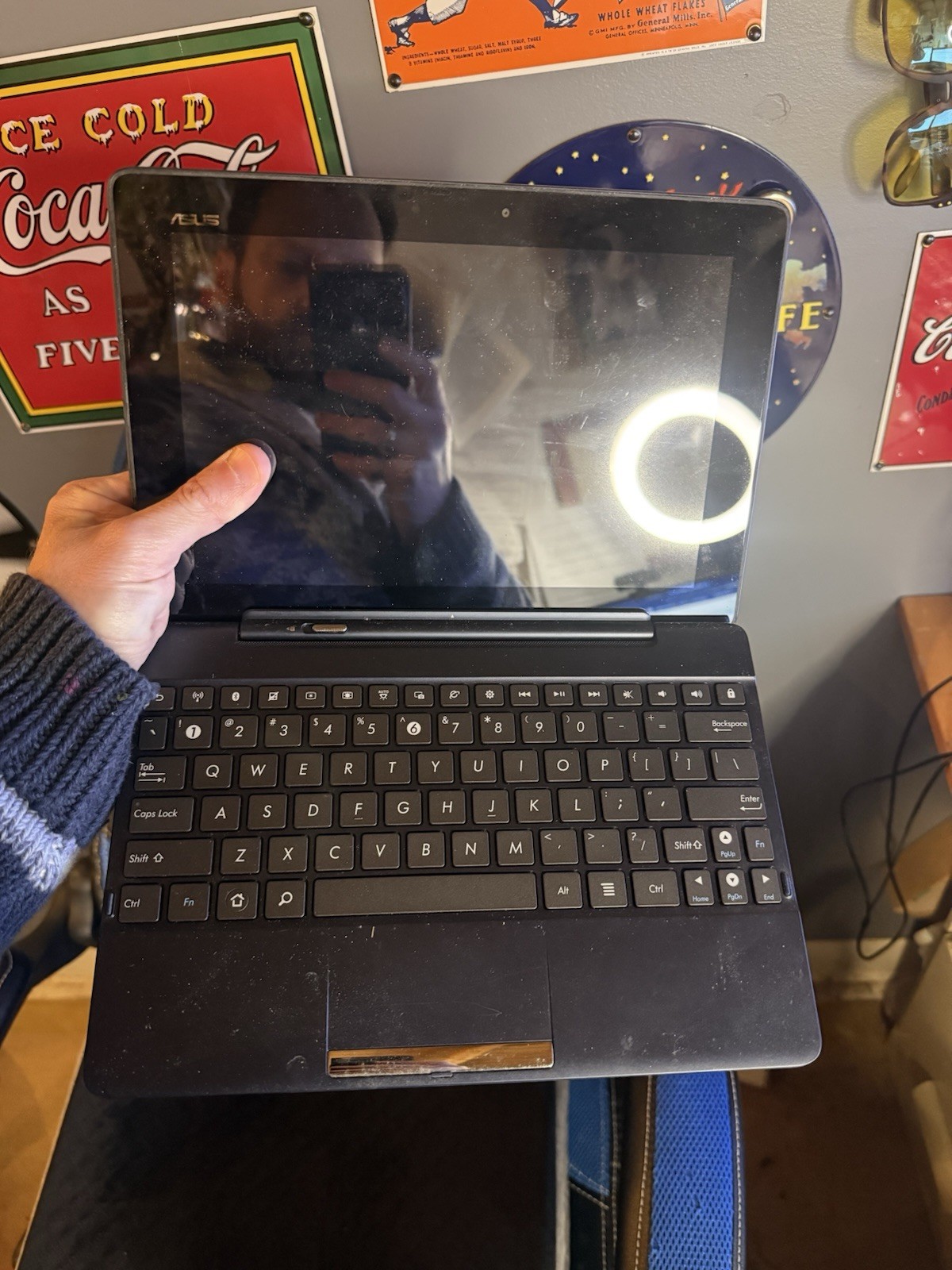 Asus Tablet/laptop Detachable Keyboard Used. Unsure If It Works (parts)