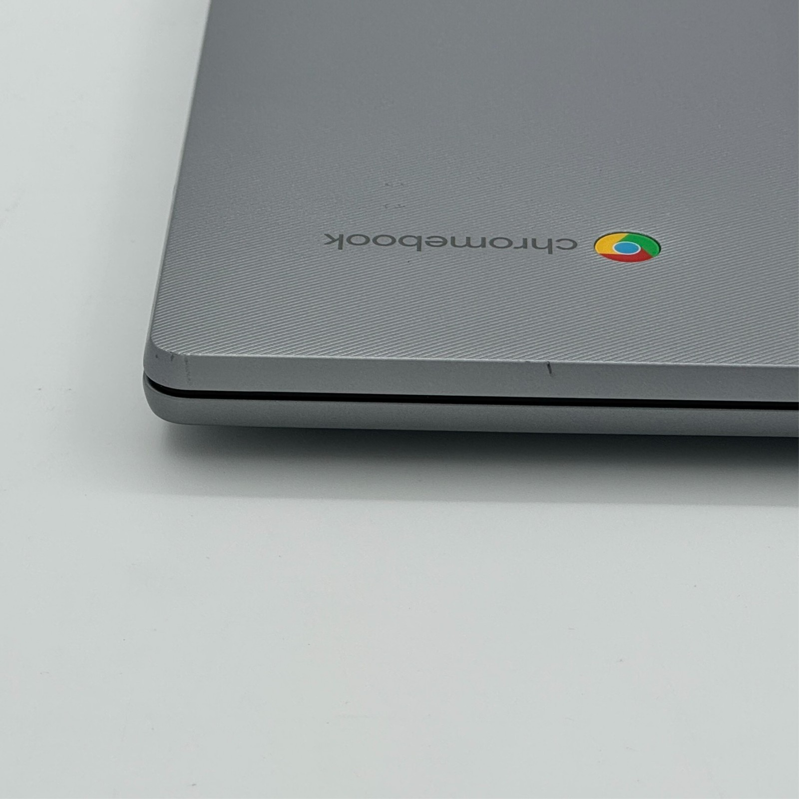 Lenovo IdeaPad 3 Chrome Laptop 15.6″ Full HD Touch Intel N6000 8GB RAM 128GB SSD