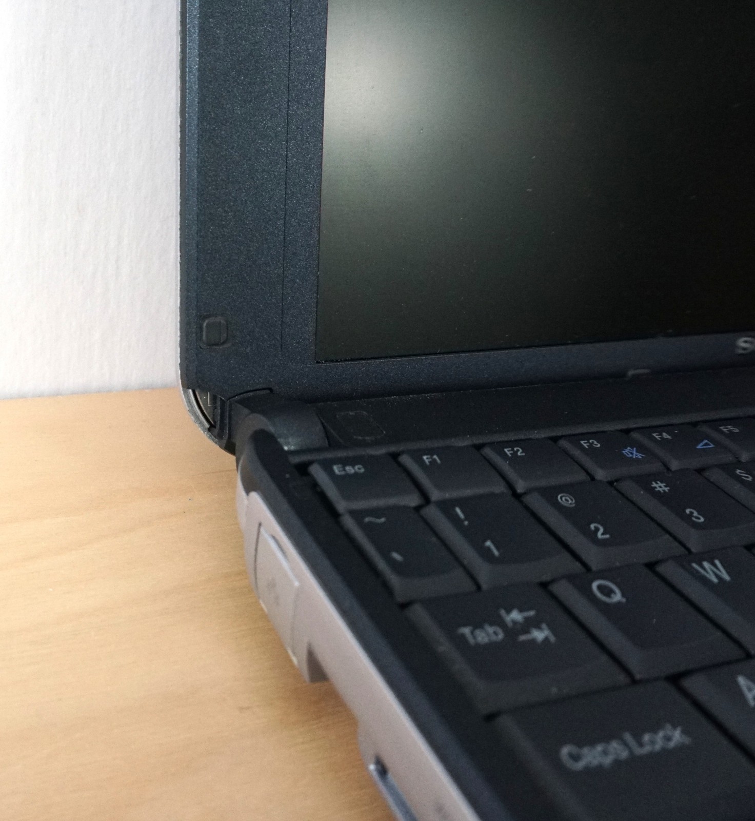Sony Vaio PCG-SRX87 Notebook Computer Legacy Vintage Laptop Netbook Accessories