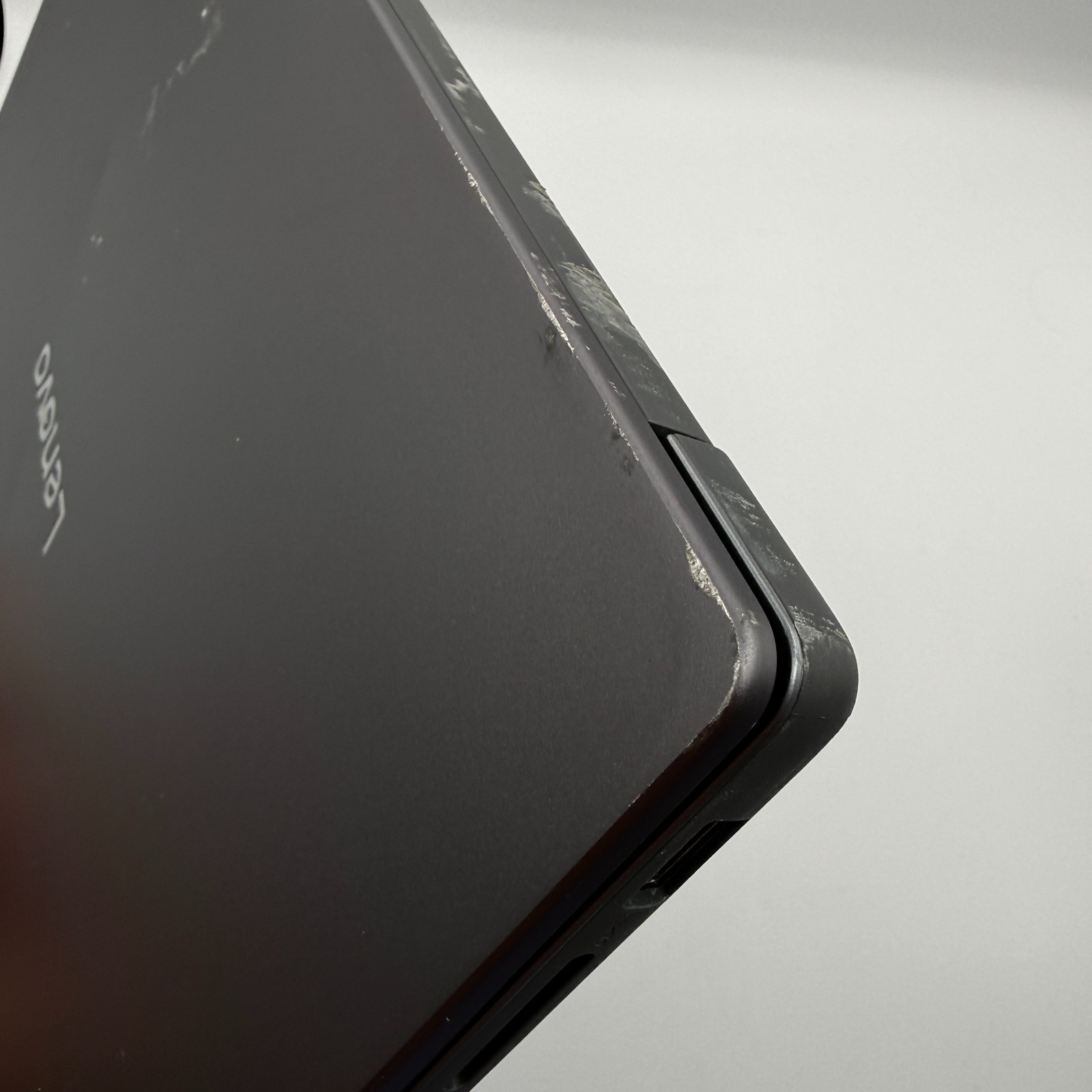 Lenovo IdeaPad Slim 3 15Q8X10 15.3″ Snapdragon X 16GB 476GB SSD Touch 100% Bat